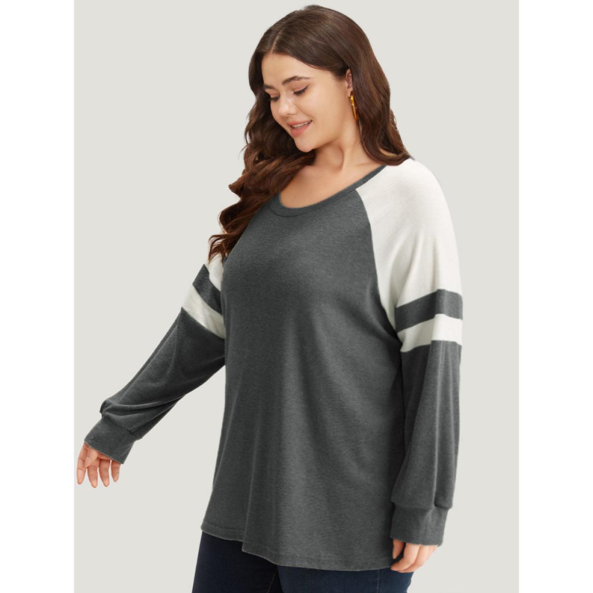 Plus Size Colorblock Contrast Stitch Raglan Sleeve T-shirt Gray Women Casual Elastic cuffs Striped Round Neck Dailywear T-shirts BloomChic 30/6X Product Image