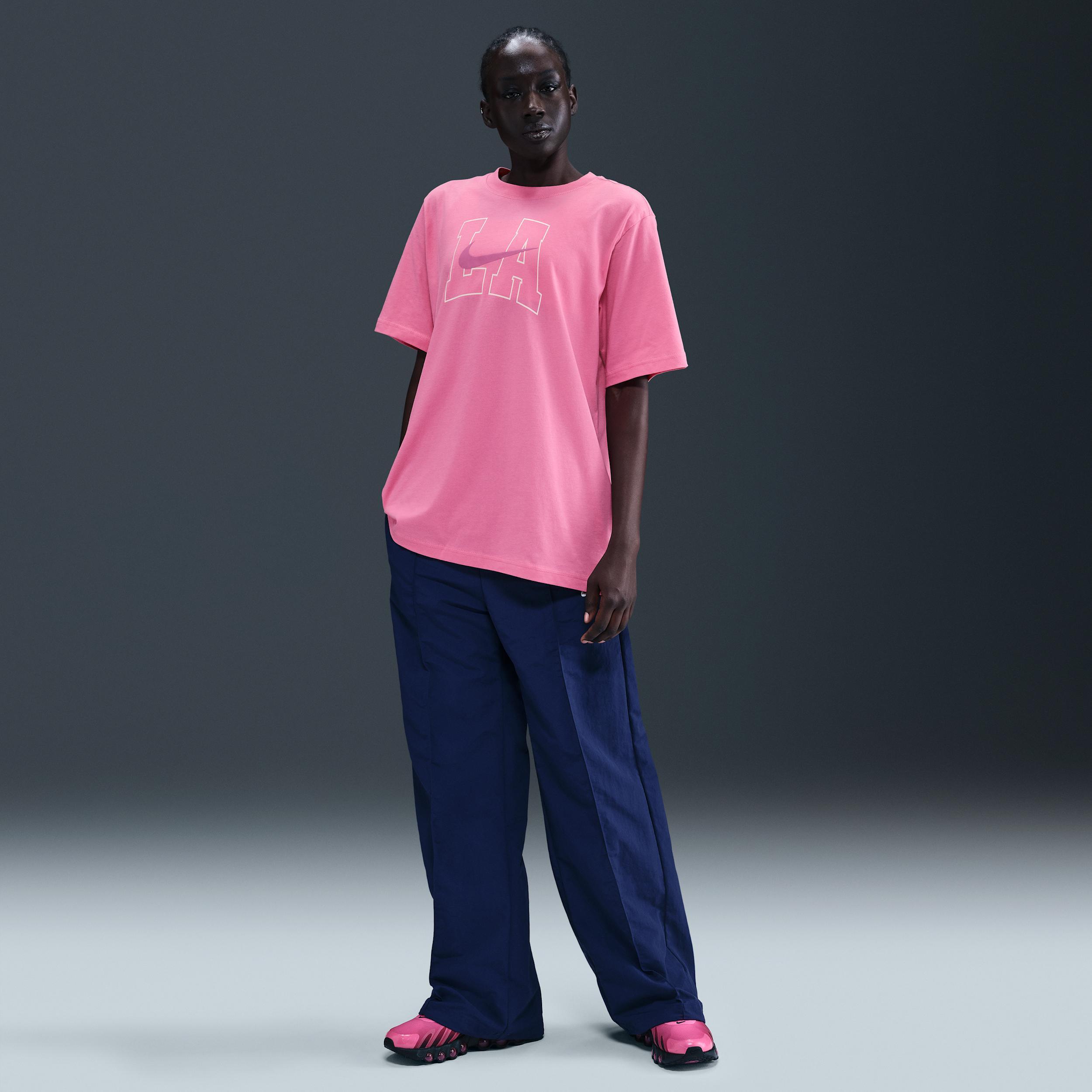 Women's Nike Sportswear Essential Graphic T-Shirt Product Image