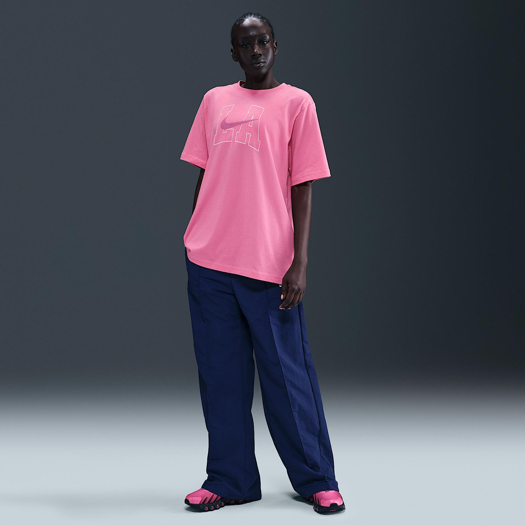 Women's Nike Sportswear Essential Graphic T-Shirt Product Image