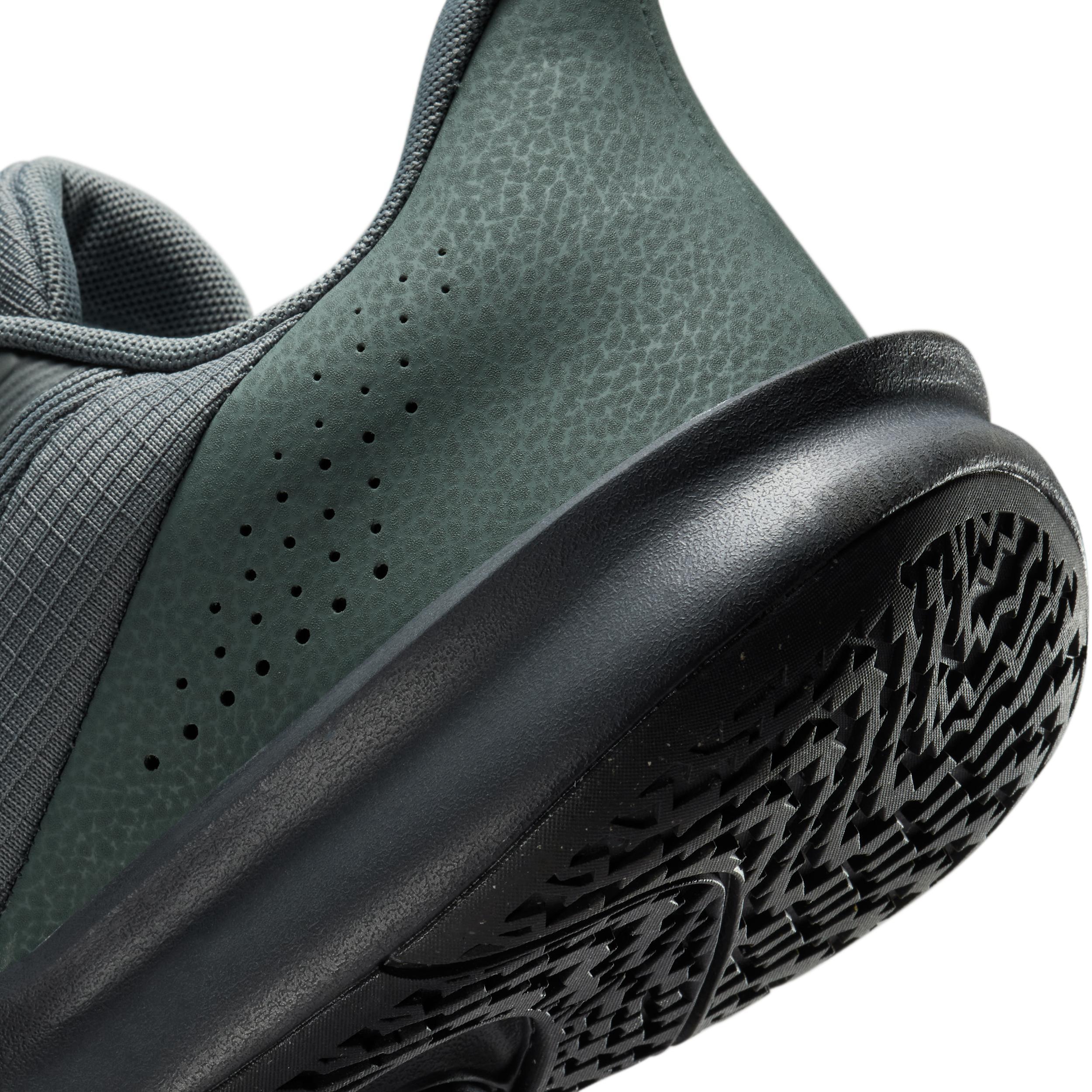 Nike Men's Precision 7 Basketball Shoes Product Image