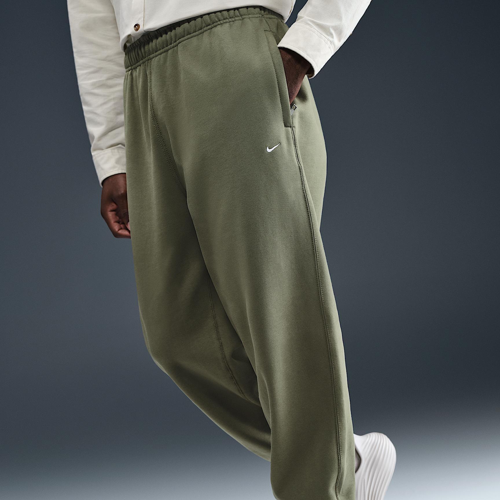 Nike Men's Solo Swoosh Cuffed Fleece Pants Product Image