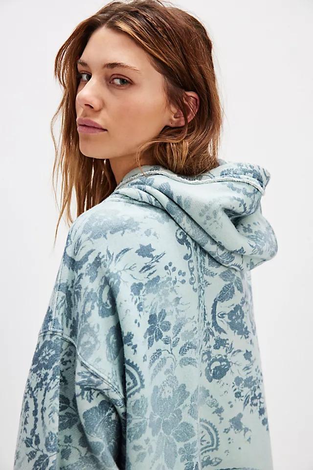 Magpie Sweatshirt Product Image
