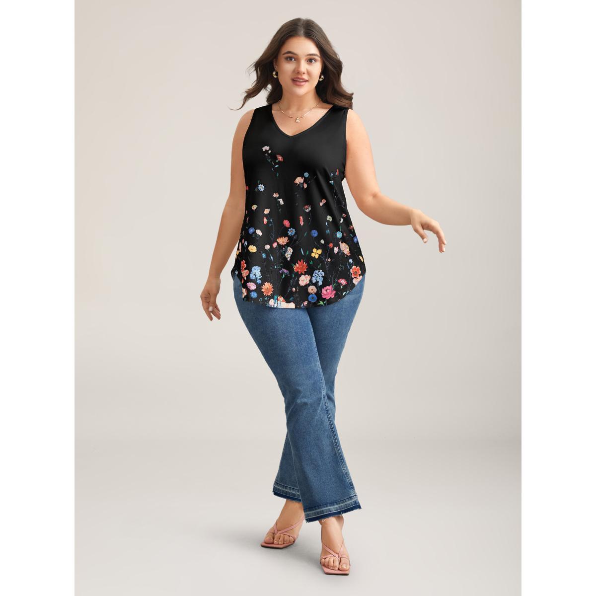 Plus Size Blooming Flowers Print Stretchy Vest Women Black Elegant Non V-neck Everyday Tank Tops Camis BloomChic 26/4X Product Image