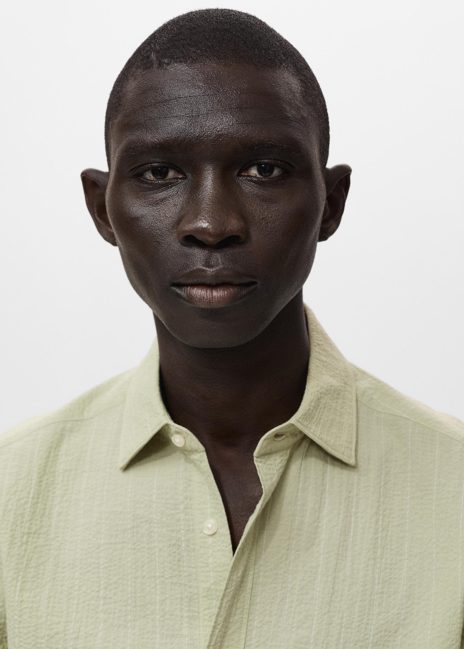 Regular-fit stripe-textured shirt - Men | MANGO USA Product Image