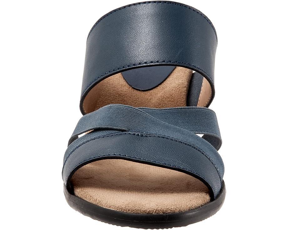 Women's Trotters Maxine Product Image