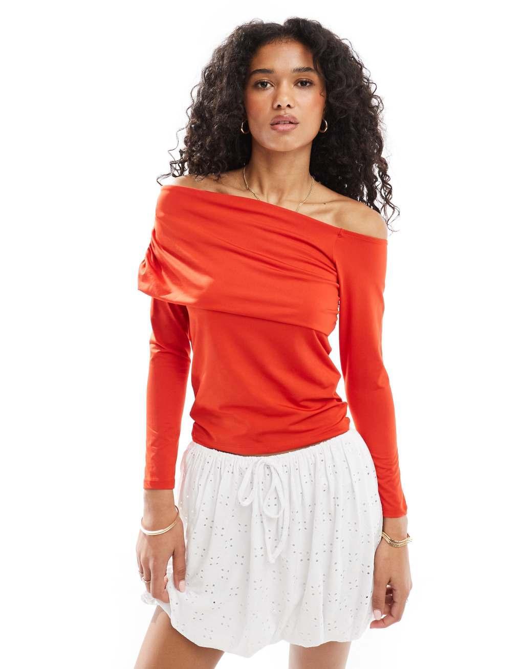 Pieces foldover bardot top in poppy red Product Image