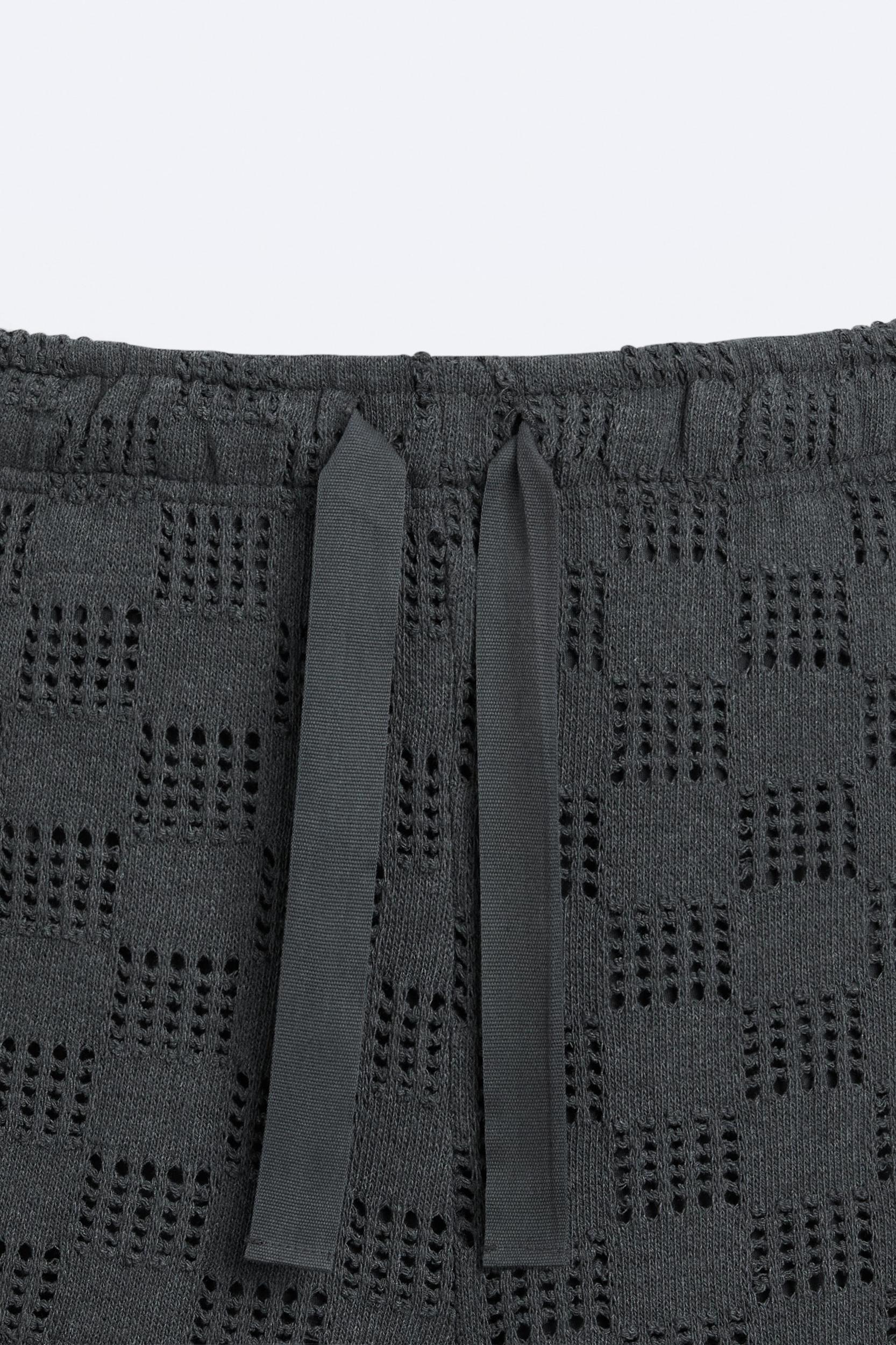 GEOMETRIC JACQUARD SHORTS Product Image