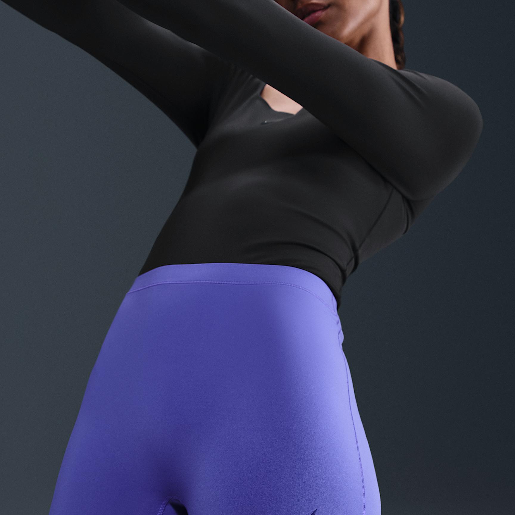 Nike Women's Form Boyshorts Product Image