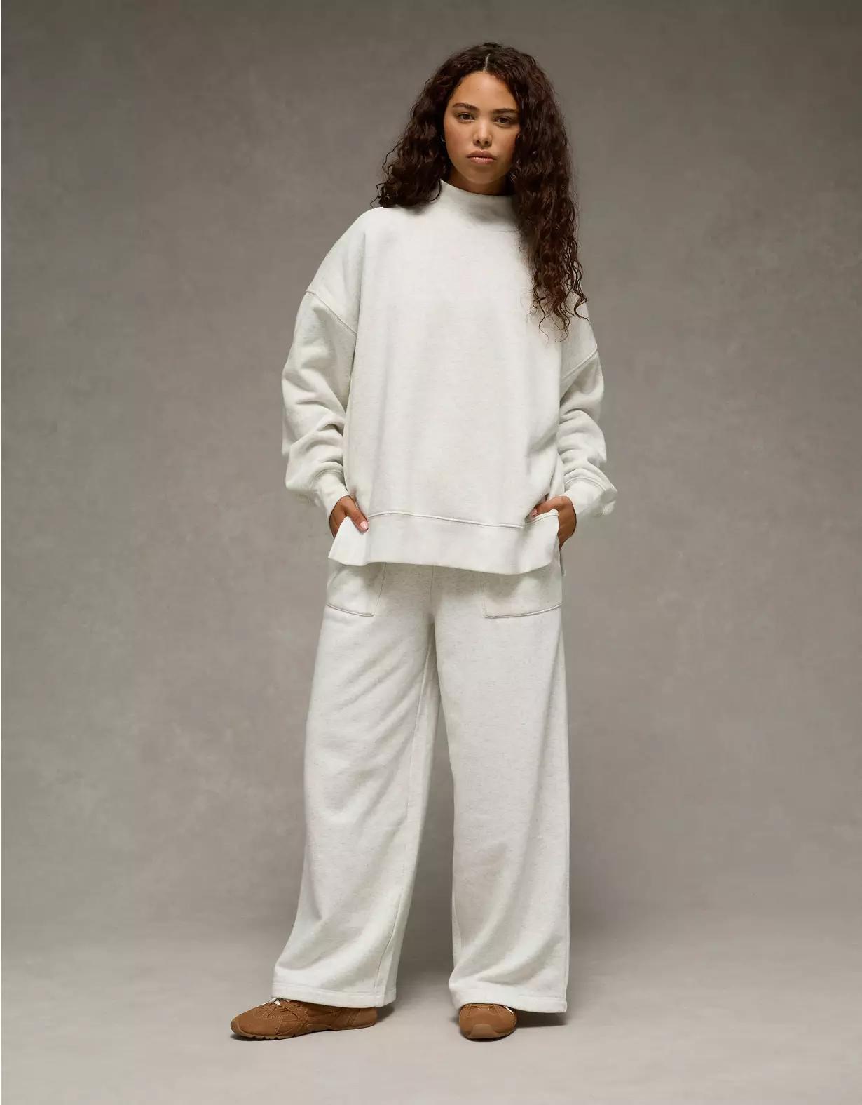 AE Everyday Luxe Wide-Leg Sweatpant Product Image