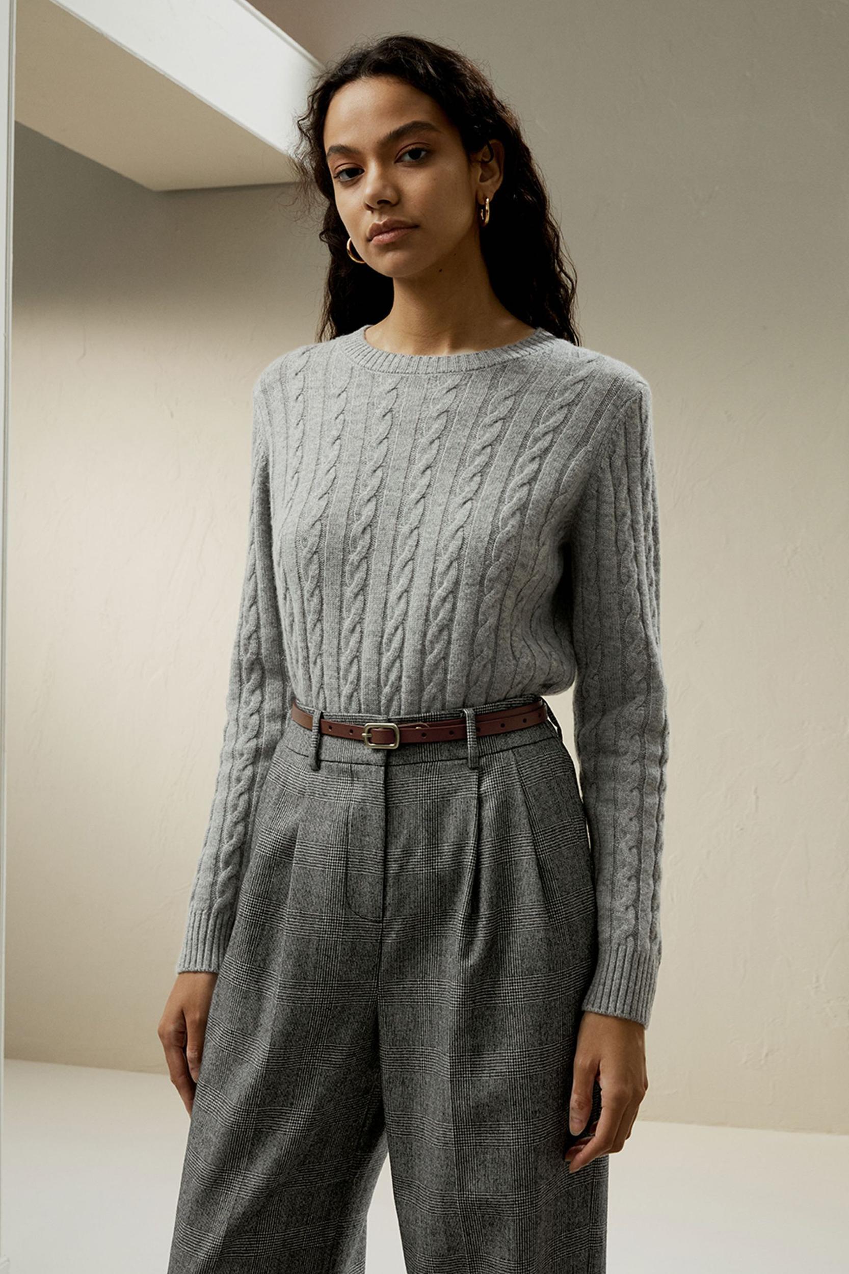 Classic Cable Knit Sweater with Ribbed Edges Product Image