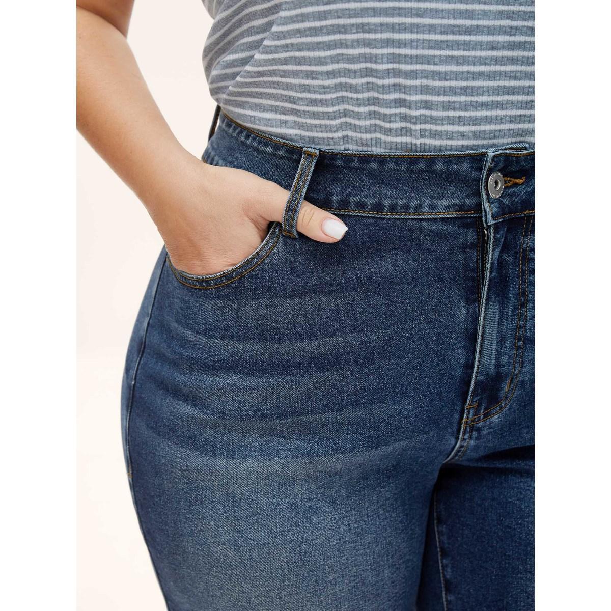 Plus Size Stretch Straight-Leg Faded Denim Shorts Women Denimindigo Medium stretch Everyday-Casual Slanted pocket Denim Shorts BloomChic 12/L Product Image