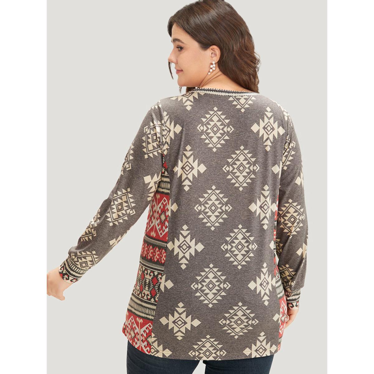 Plus Size Boho Print V Neck T-shirt DarkGray Women Casual Printed Bohemian Print V-neck Dailywear T-shirts BloomChic 12/L Product Image