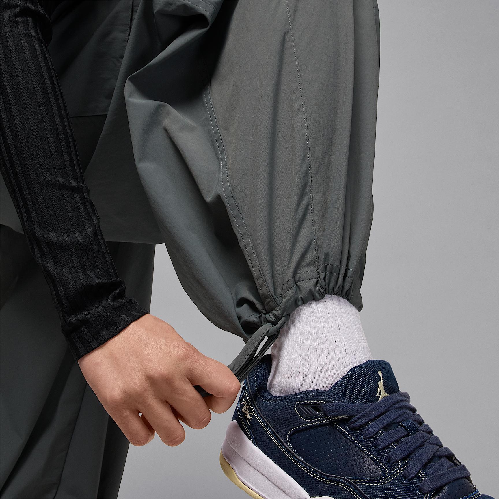 Women's Jordan Flight Chicago Parachute Pants Product Image