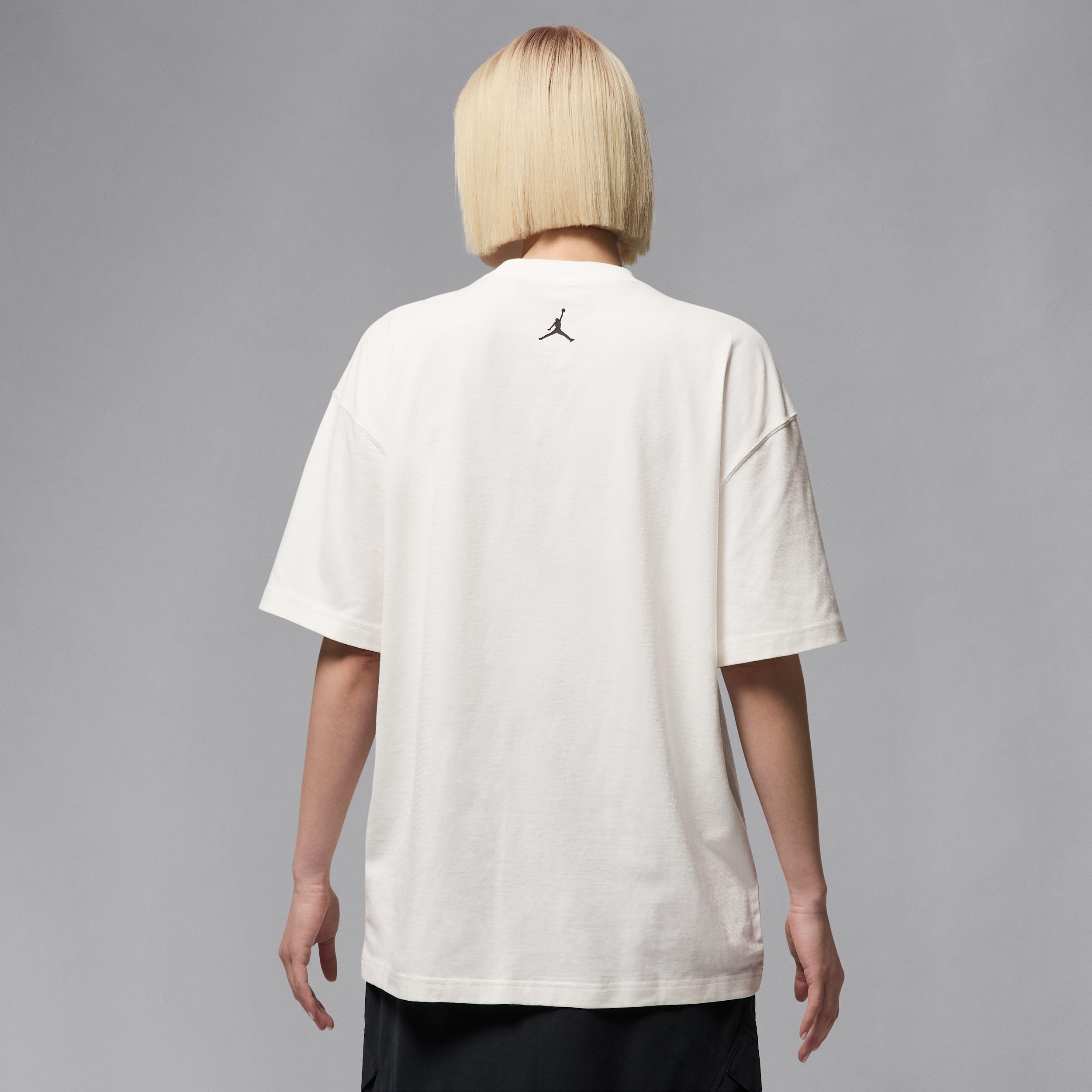 Women's Jordan Oversized Short-Sleeve Graphic T-Shirt Product Image