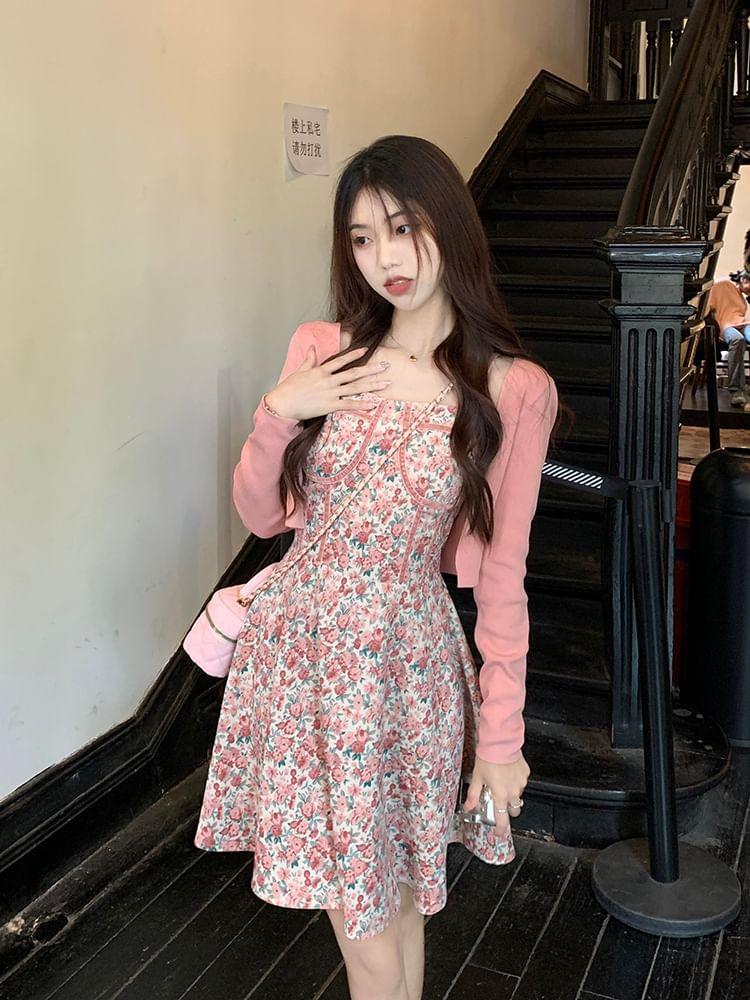 Spaghetti Strap Square Neck Floral Print Mini A-Line Dress / Plain Open Front Crop Cardigan Product Image
