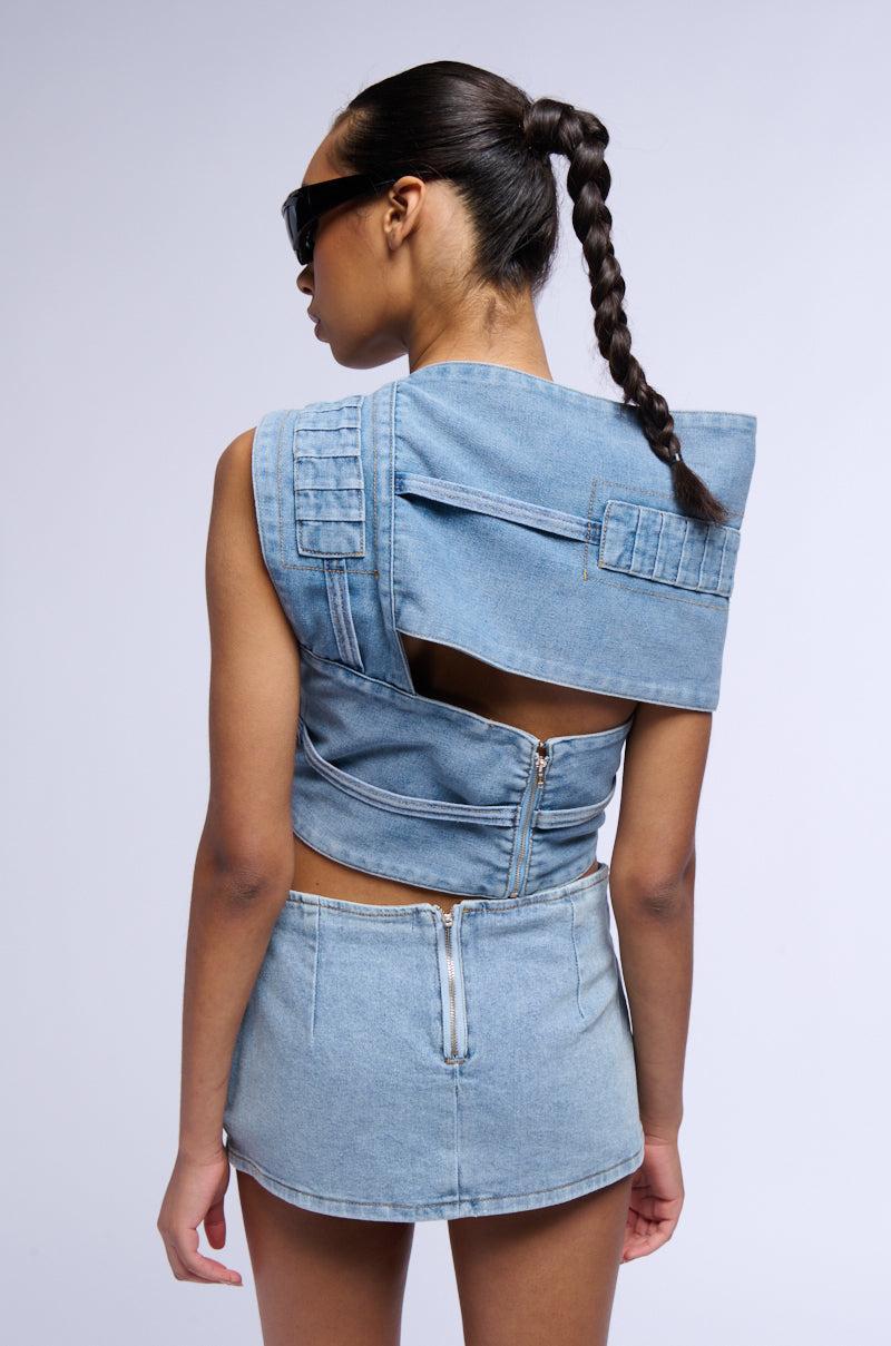 NO SHOW CROP DENIM VEST TOP Product Image