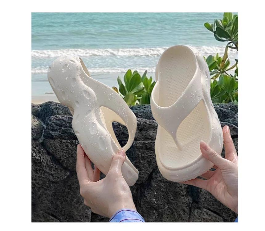 Plain Flip Flops Product Image