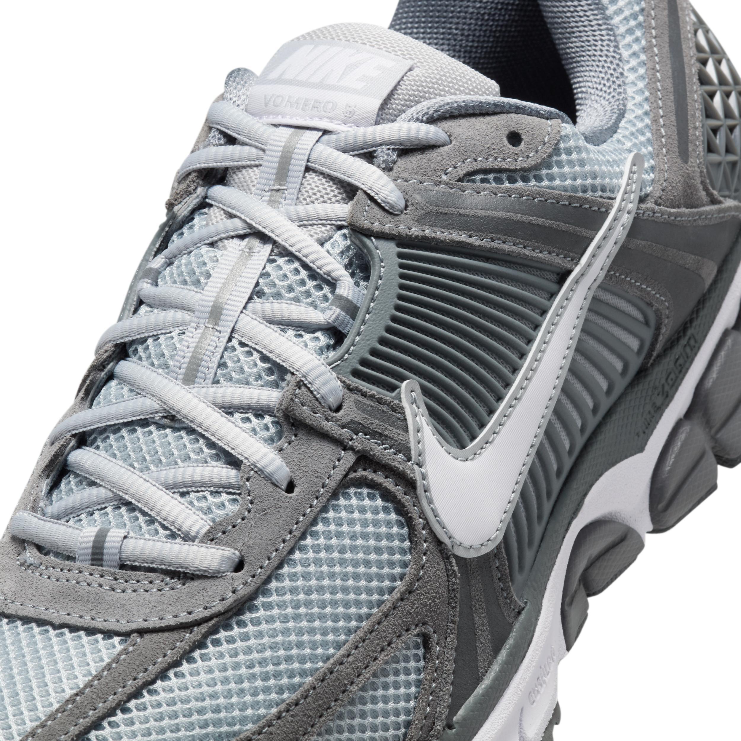 Nike Men's Zoom Vomero 5 Shoes Product Image