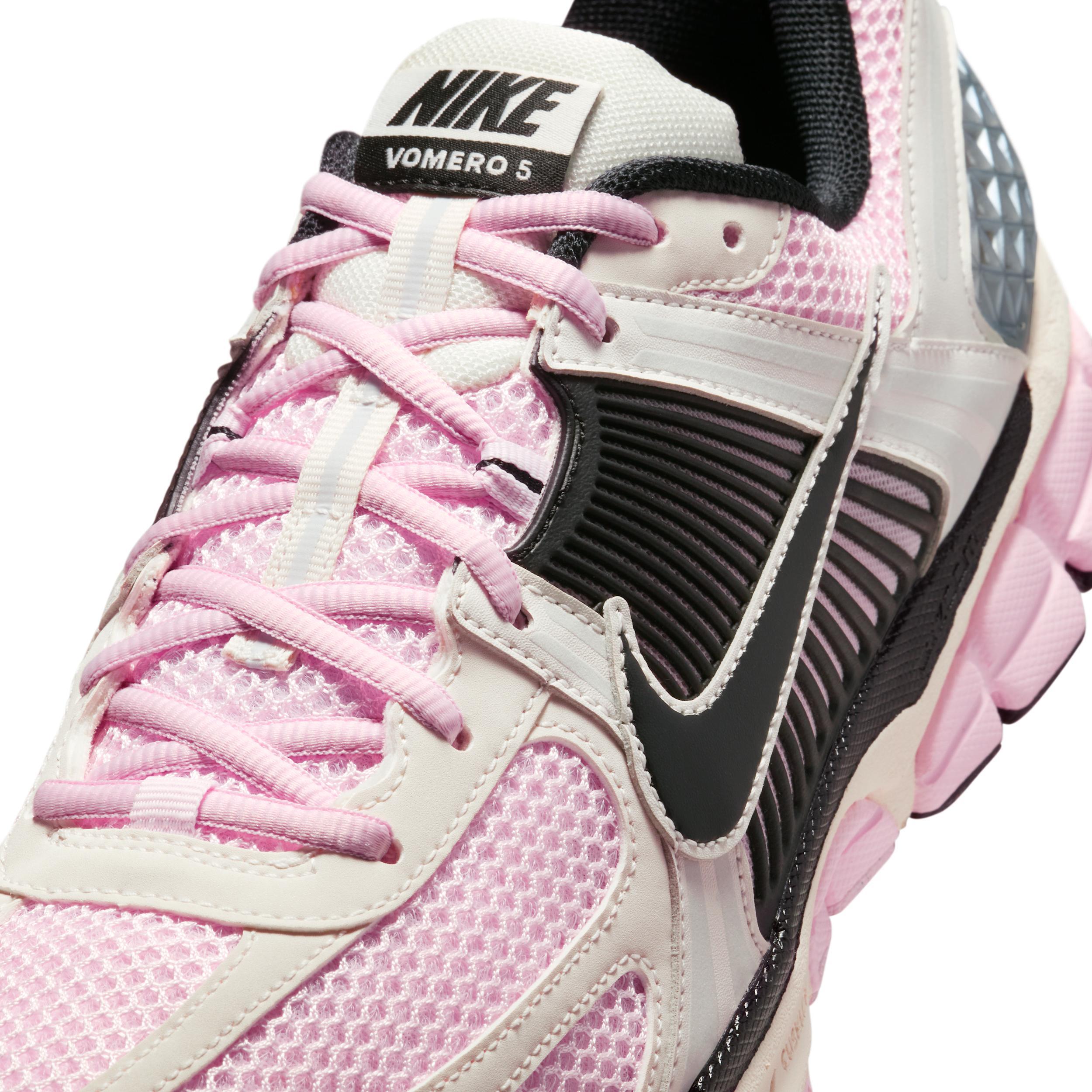 Nike Men's Zoom Vomero 5 Shoes Product Image
