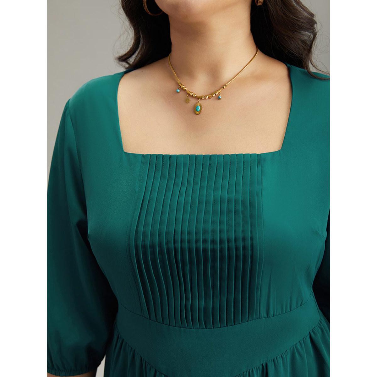 Plus Size Anti-Wrinkle Square Neck Pleated Gathered Dress Aegean Women Vacation Elastic cuffs Square Neck Elbow-length sleeve Curvy Midi Dress BloomChic 26/4X Product Image