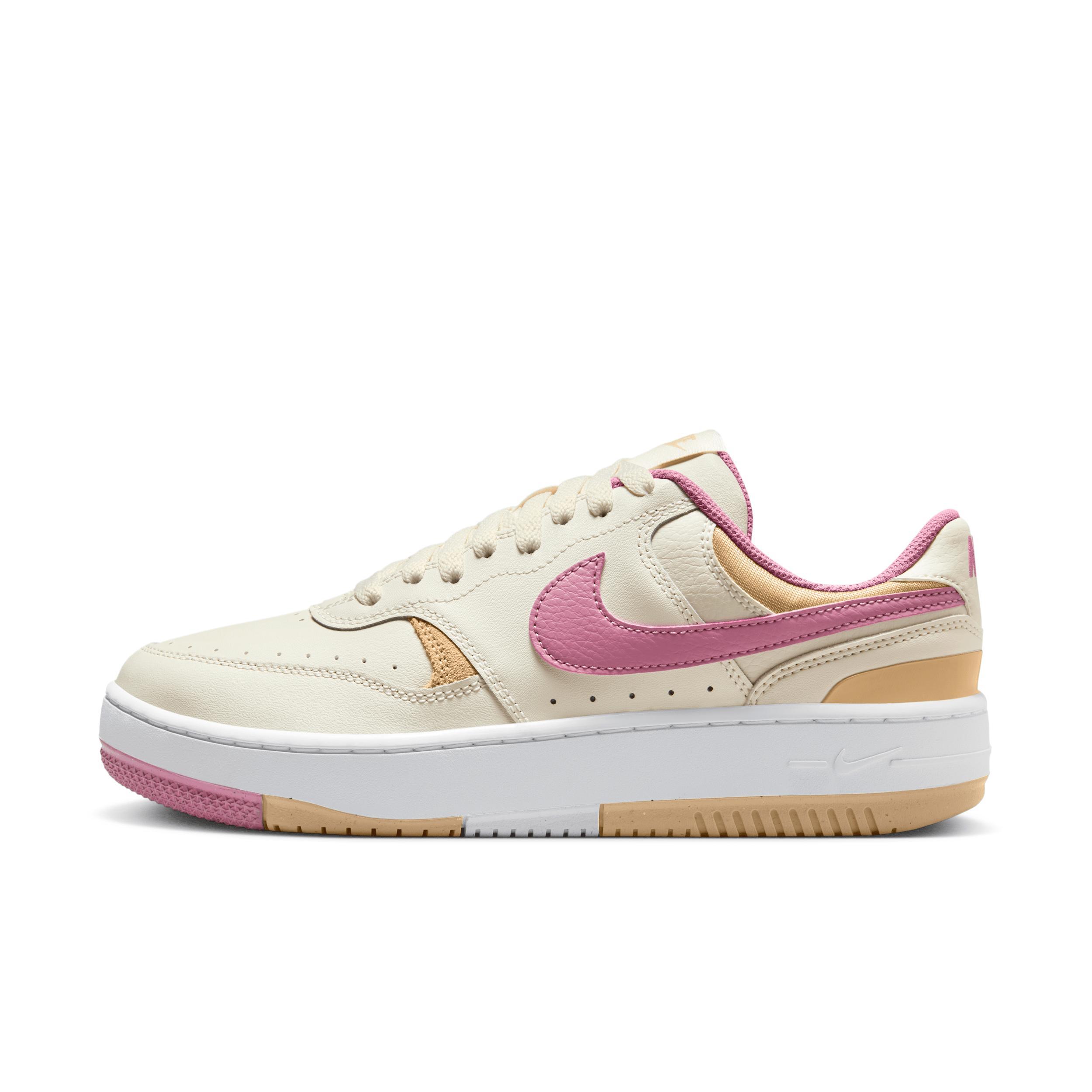 Nike Women's Gamma Force Shoes Product Image