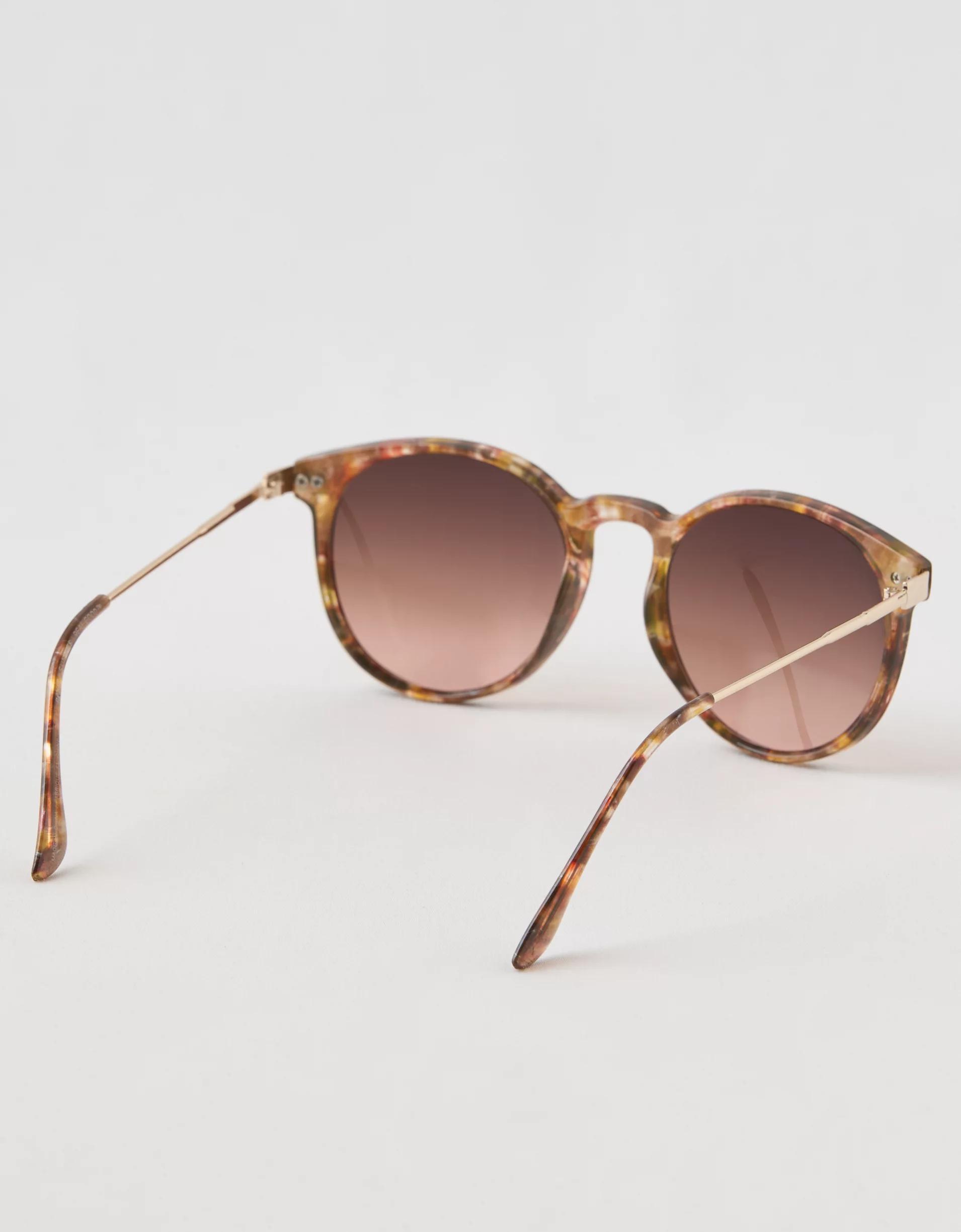 Aerie Beach Day Sunglasses Product Image