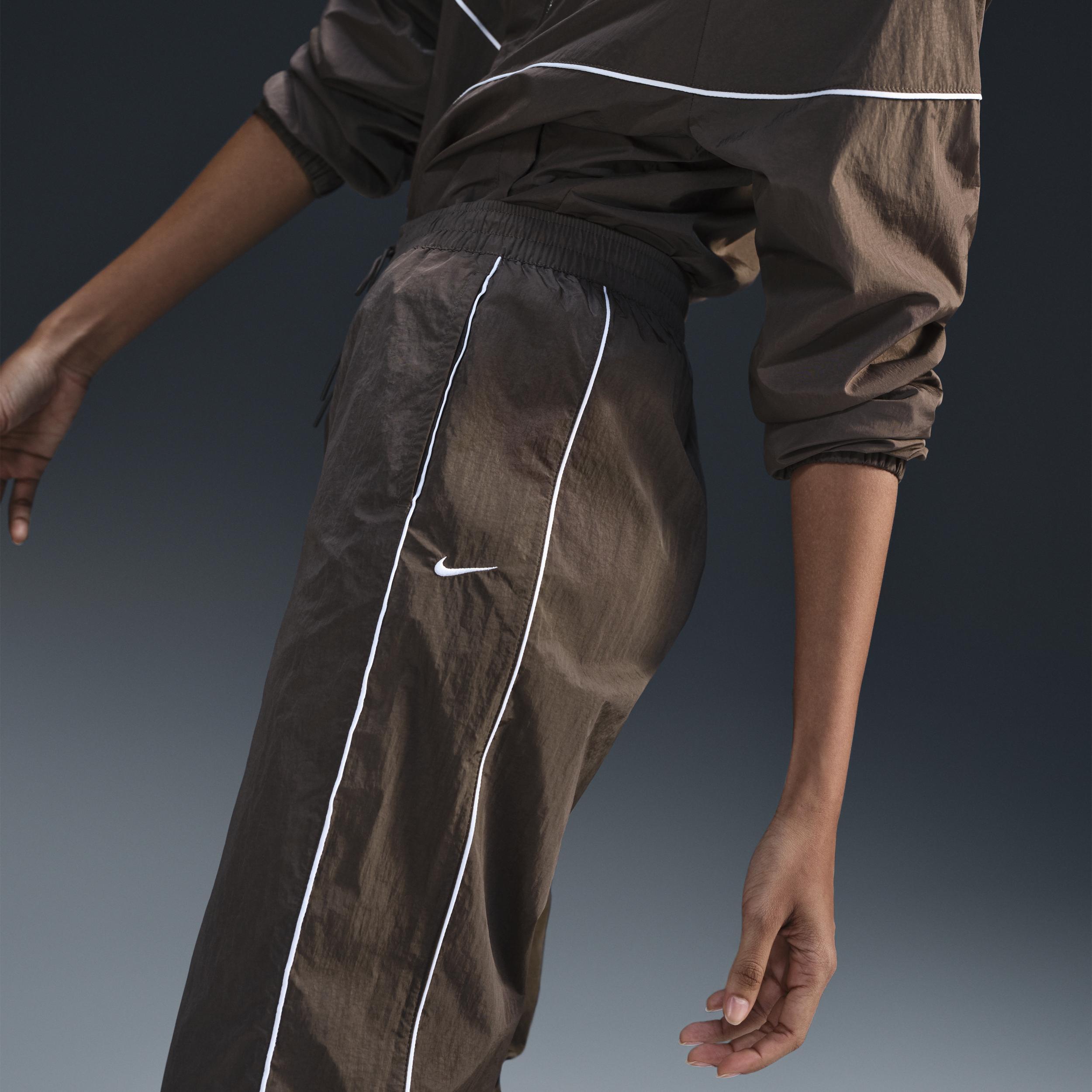 Nike Women's Windrunner High-Waisted Woven Open-Hem Pants Product Image