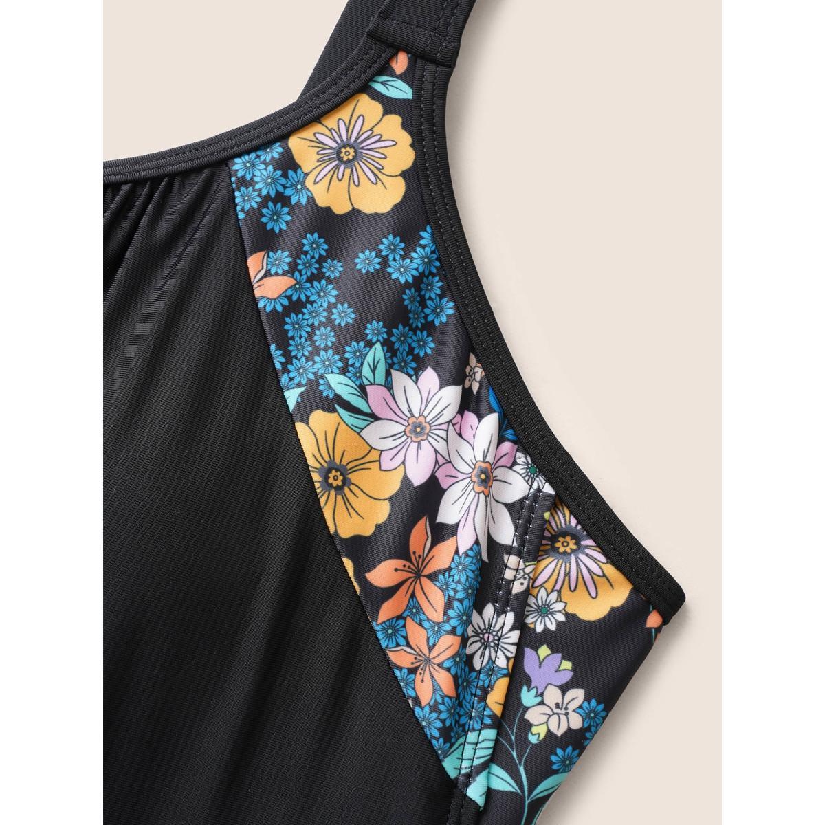 Plus Size U Neck Ditsy Floral Patchwork Gathered Swim Top Women's Swimwear Black Beach Gathered High stretch Bodycon U-neck Curve Swim Tops BloomChic 18-20/2X Product Image