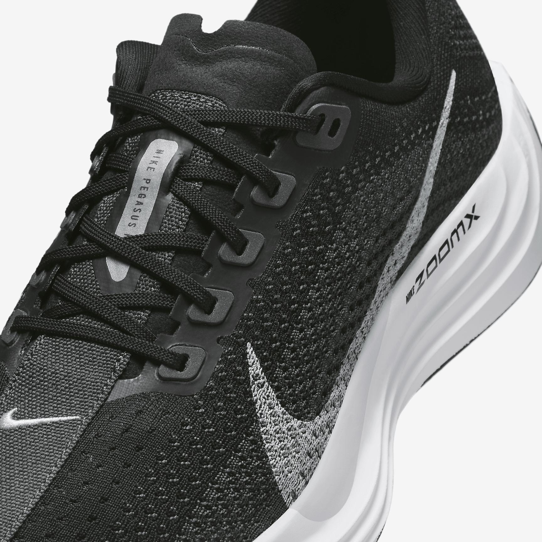 Nike Women's Pegasus Plus Road Running Shoes Product Image