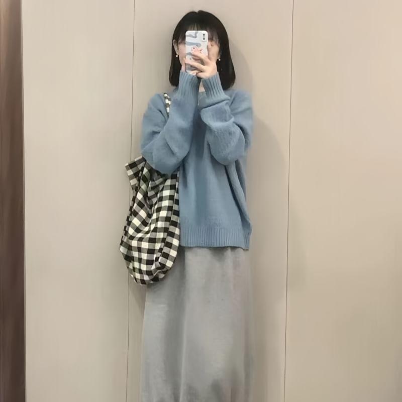 Long-Sleeve Round Neck Plain Sweater Product Image