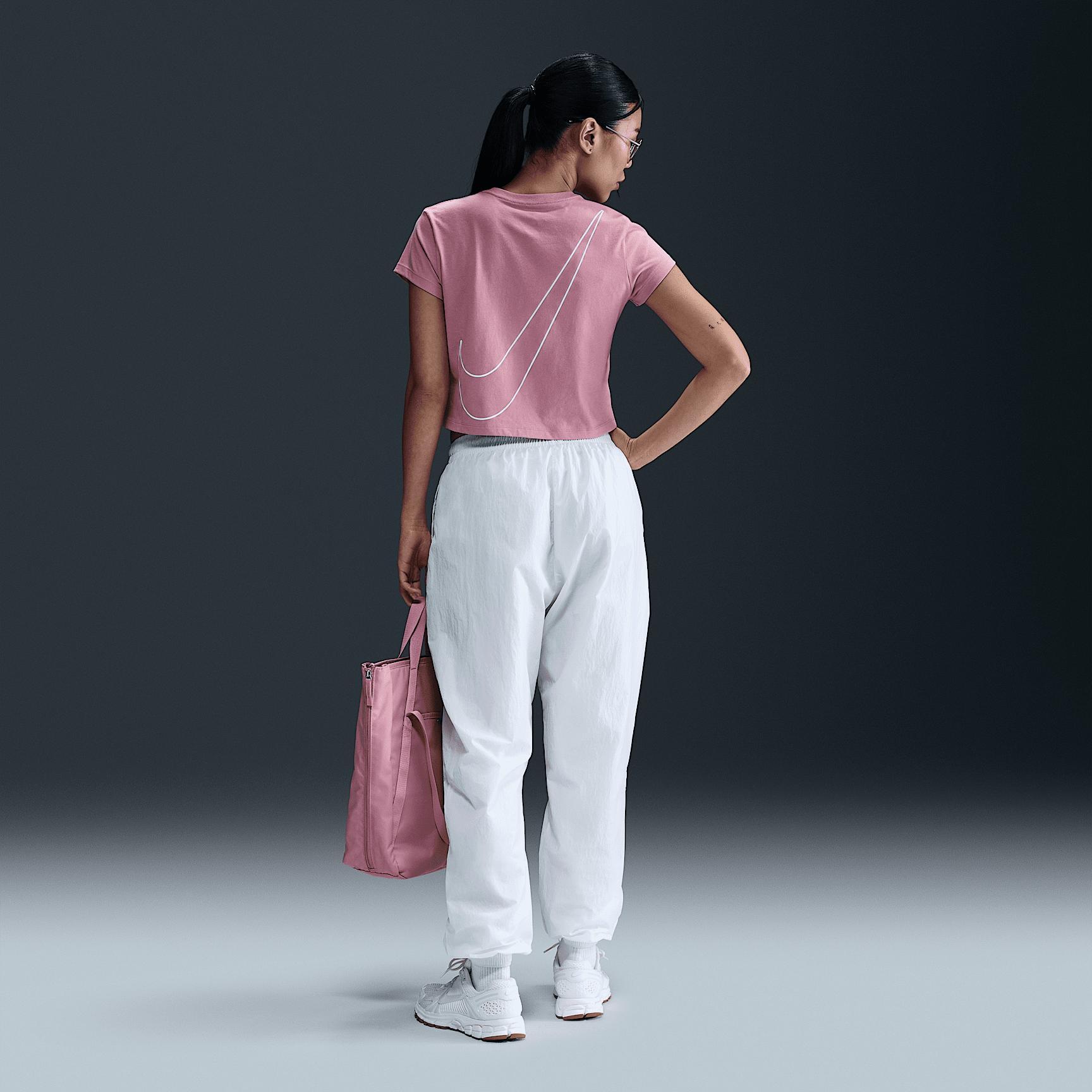 Nike Sportswear Club Women's Short-Sleeve Cropped Graphic T-Shirt Product Image
