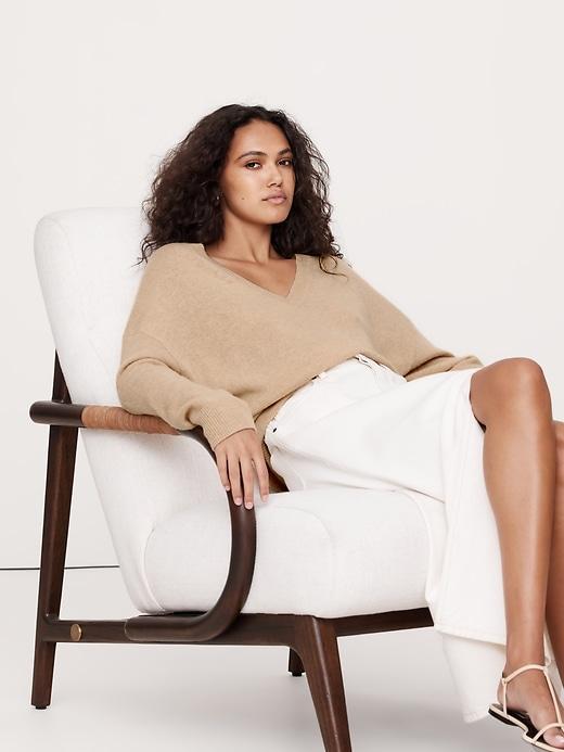 Oversized Lightweight Cashmere V-Neck Sweater Product Image