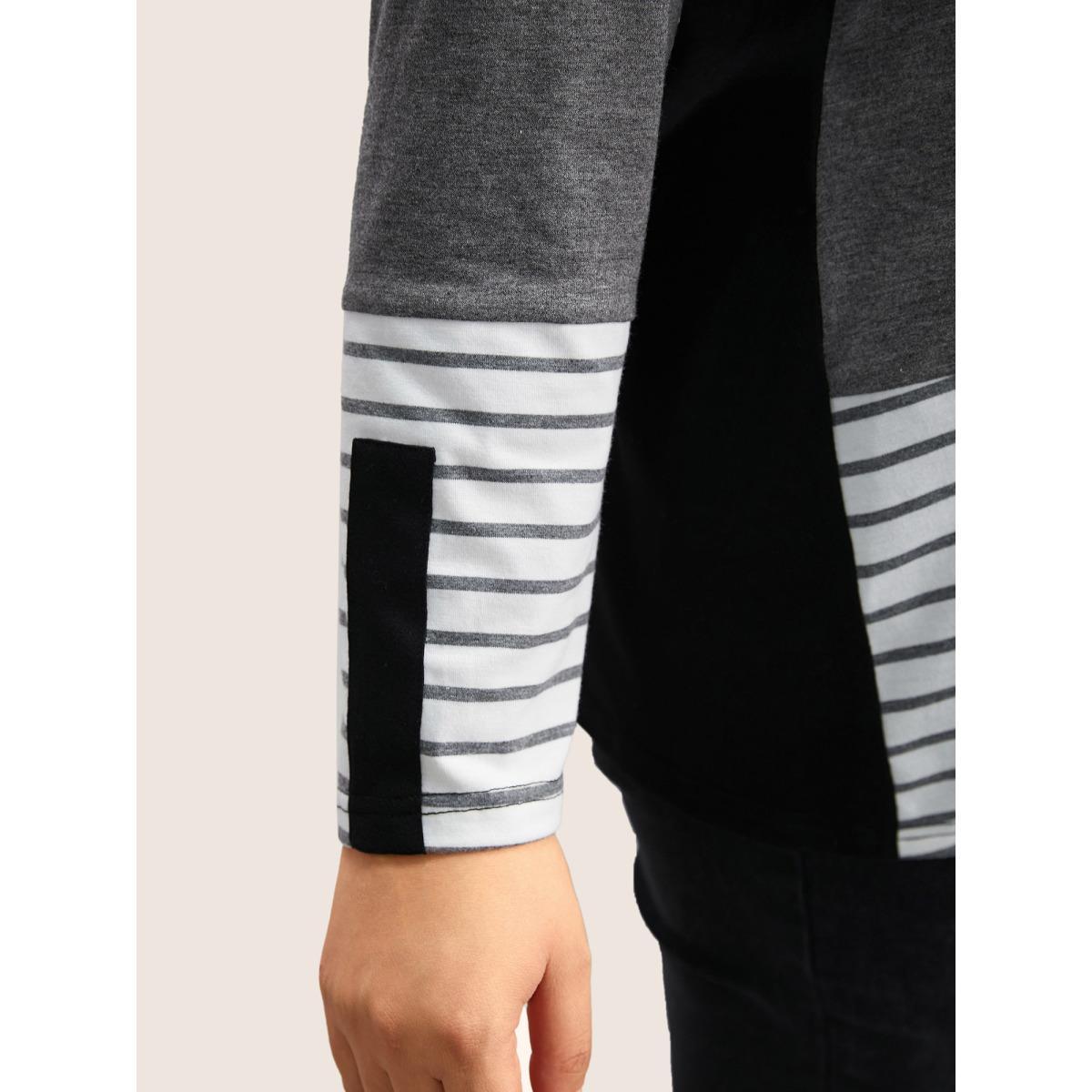 Plus Size Colorblock Contrast Striped V Neck T-shirt Black Women Casual Contrast Striped V-neck Everyday T-shirts BloomChic 18-20/2X Product Image