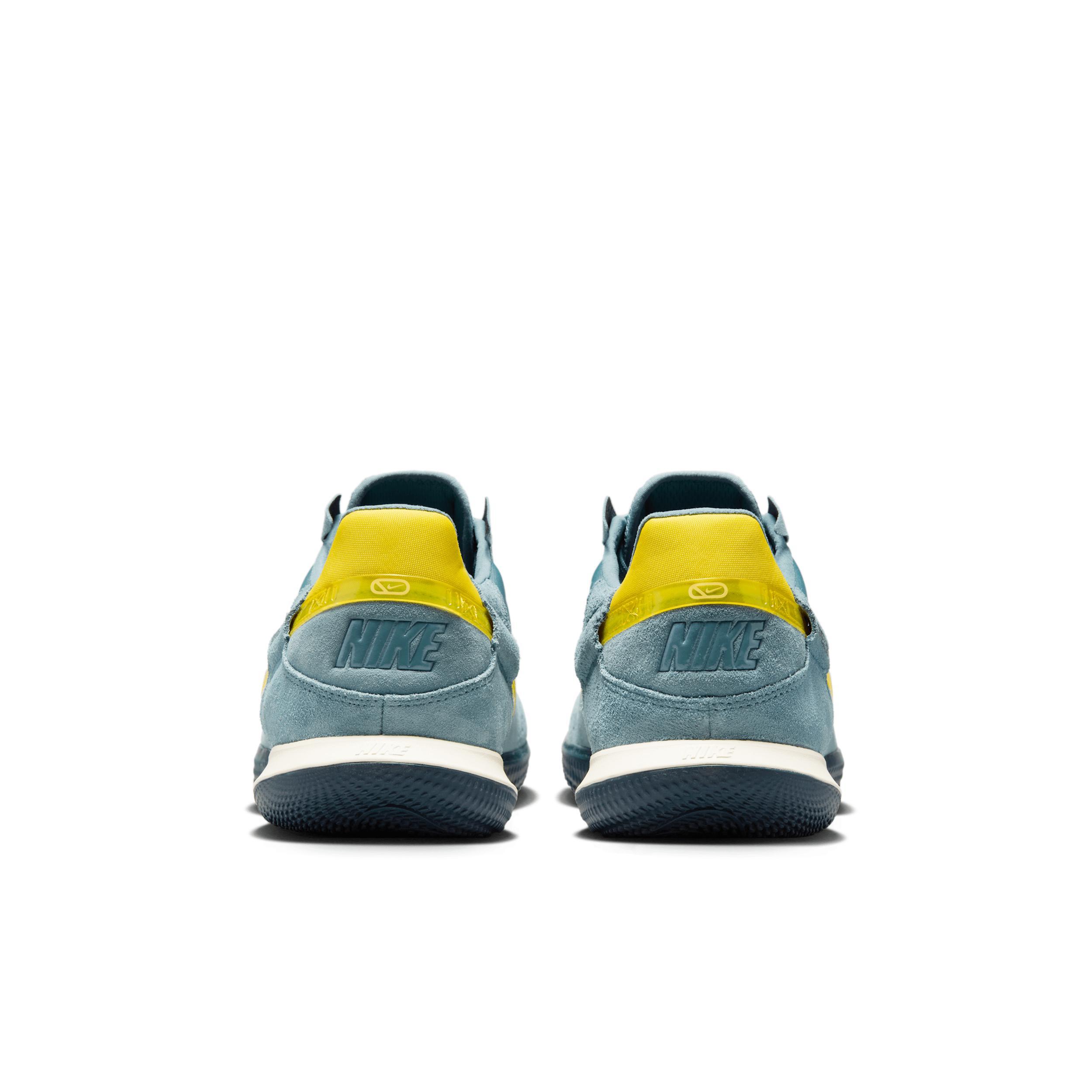 Nike Streetgato Low-Top Soccer Shoes Product Image
