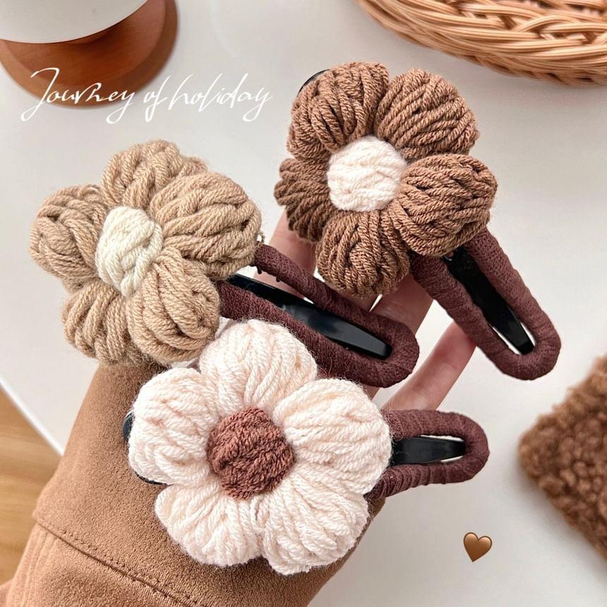 Knit Flower Hair Clip Product Image