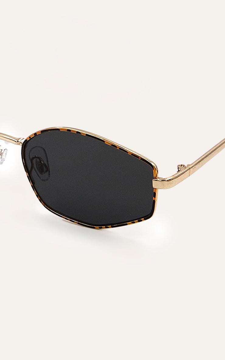 Tortoiseshell Classic Textured Round Sunglasses Product Image