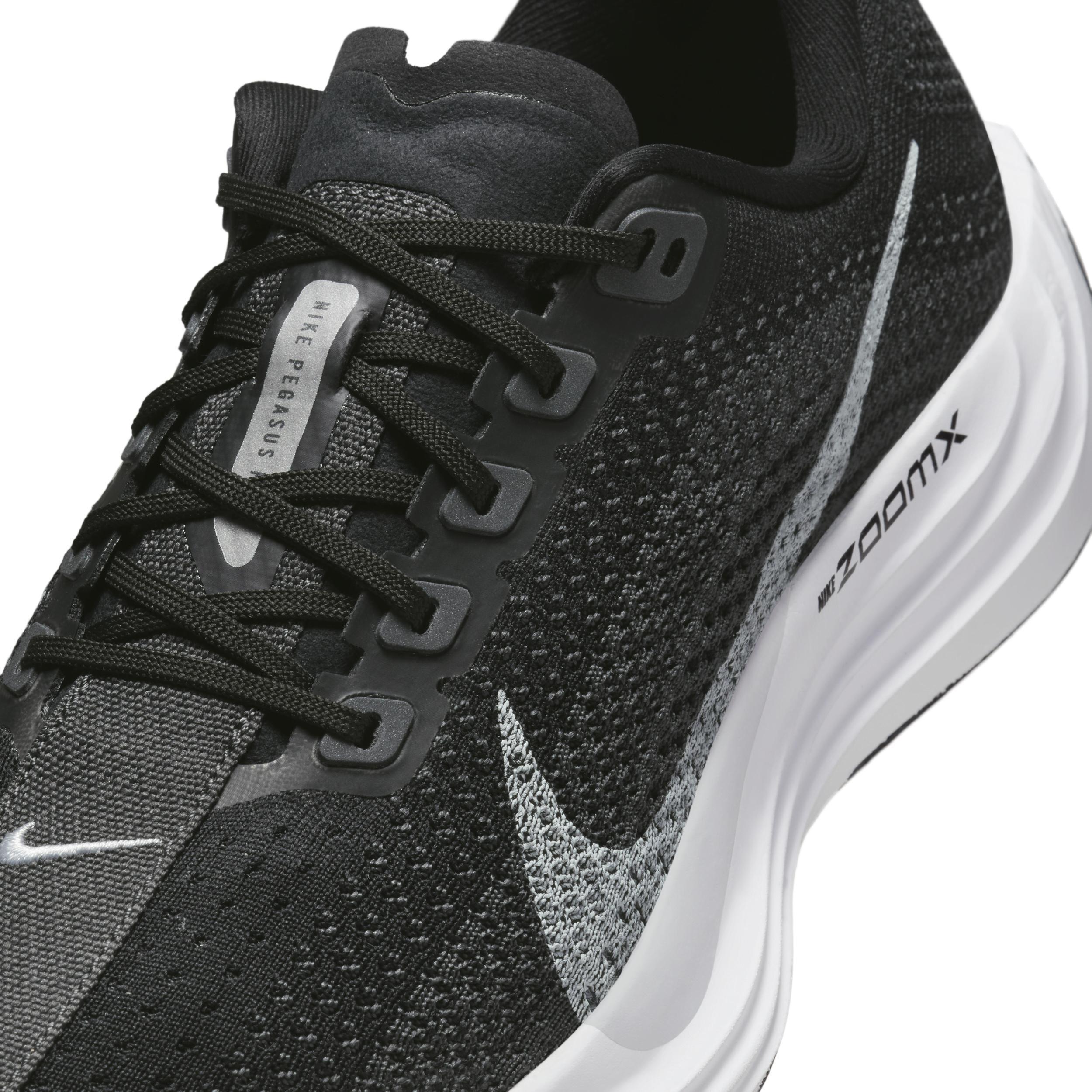 Nike Women's Pegasus Plus Road Running Shoes Product Image