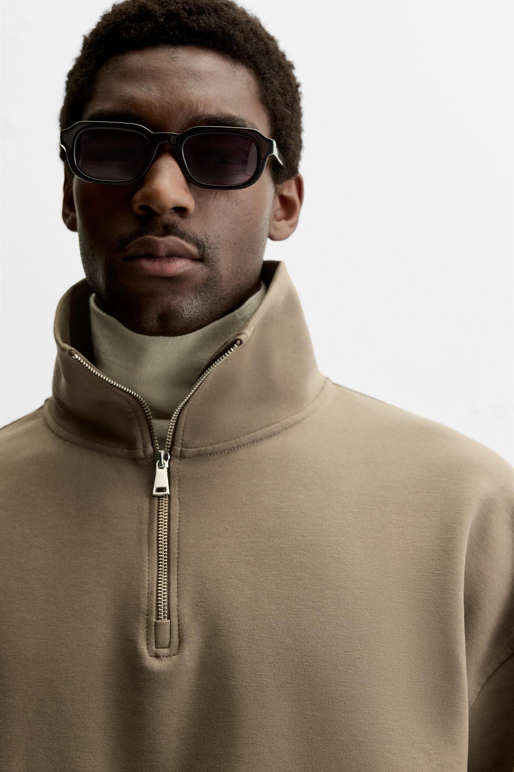 STRETCHY TECHNICAL SWEATSHIRT Product Image