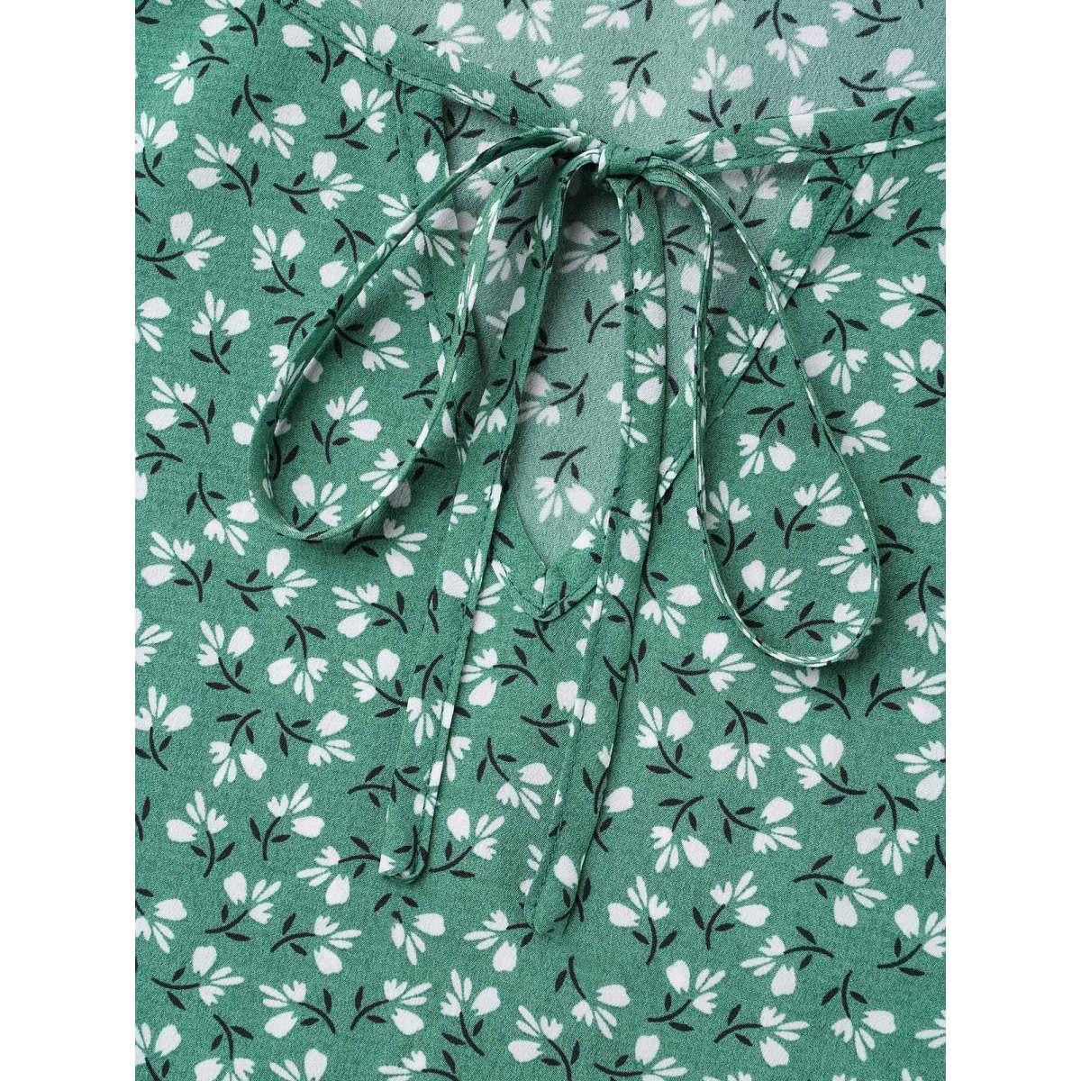 Plus Size Emerald Ditsy Floral Print Half Sleeve Shirt Women Elegant Short sleeve Ribbon-tied collar Everyday Blouses BloomChic 28/5X Product Image