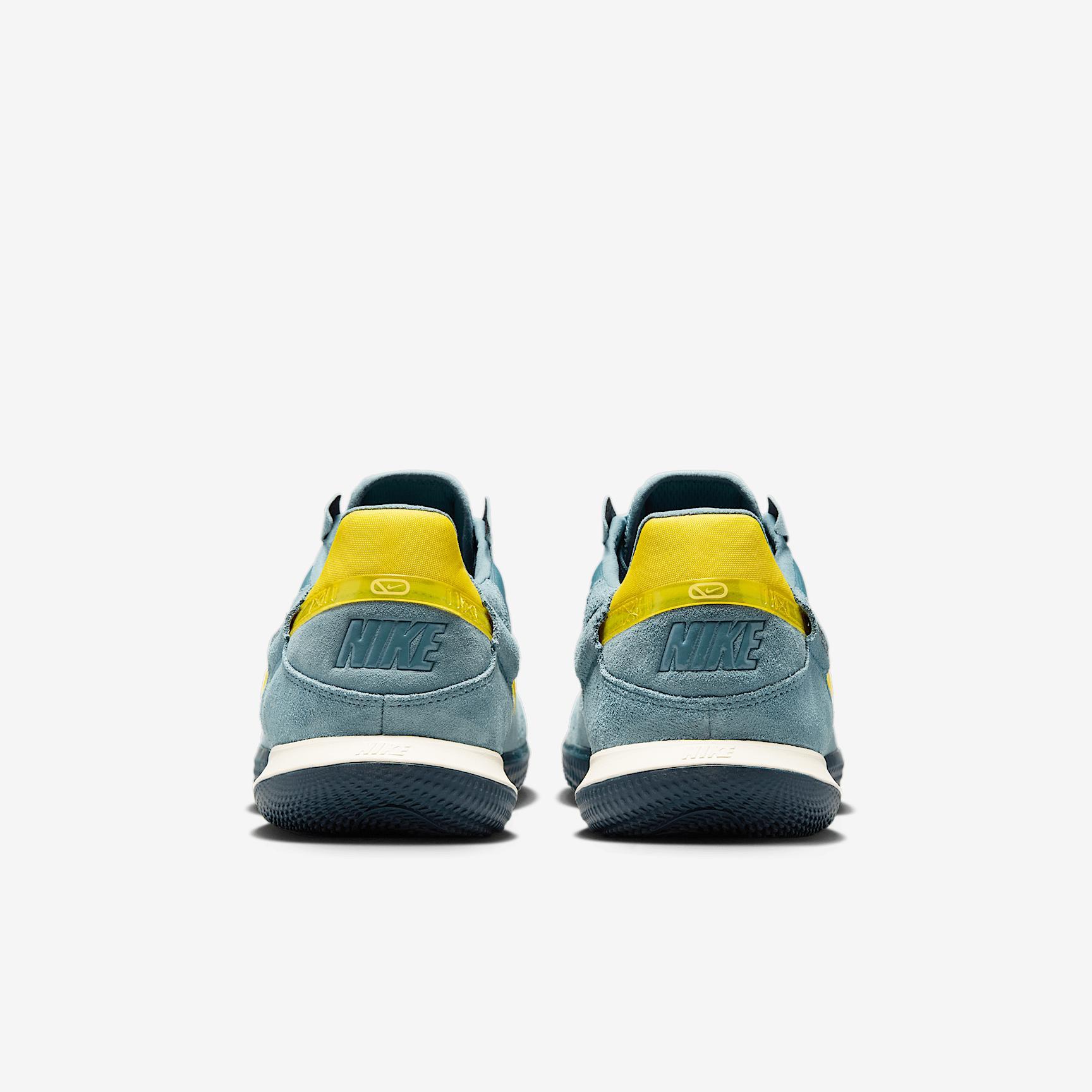 Nike Streetgato Low-Top Soccer Shoes Product Image