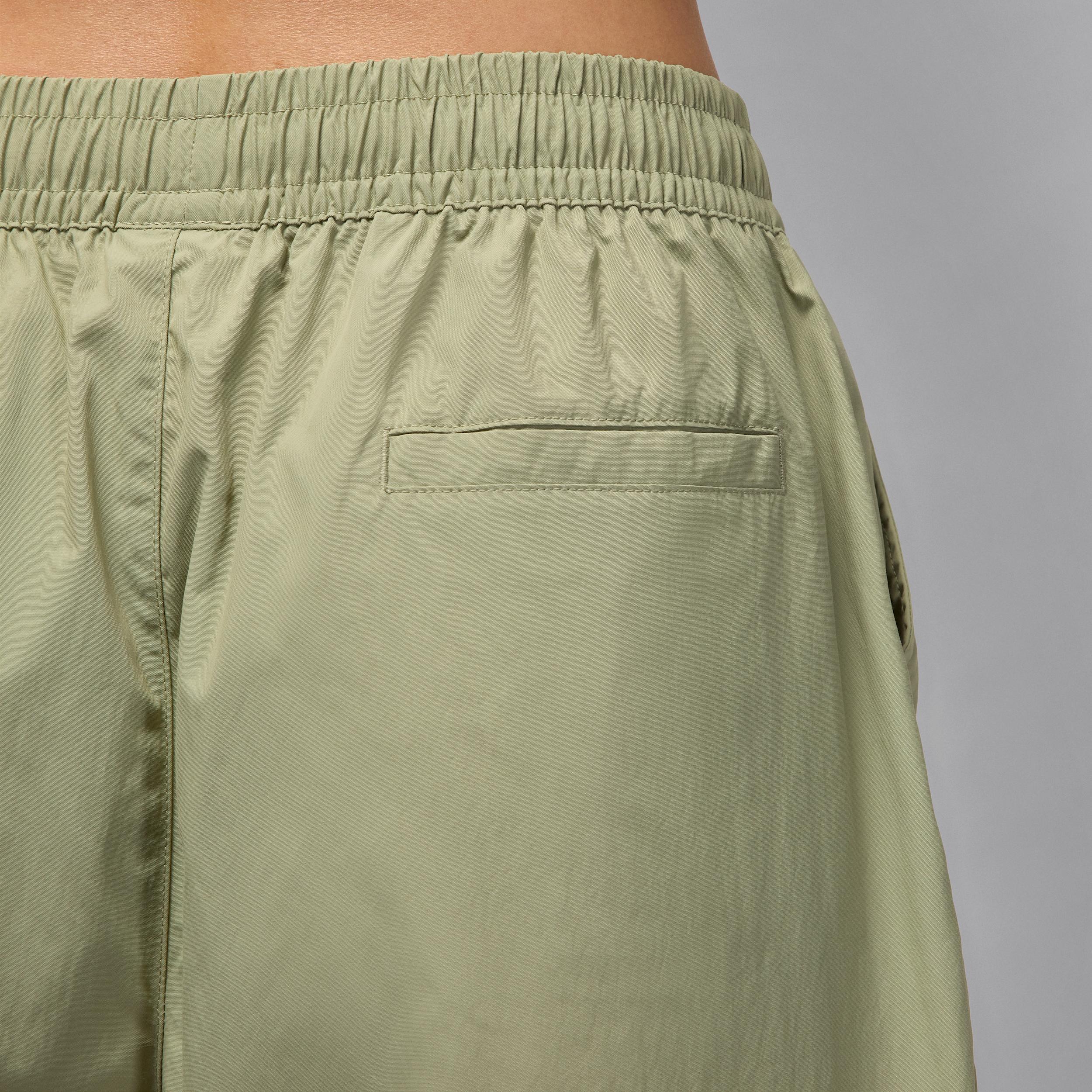 Women's Jordan Flight Chicago Parachute Pants Product Image