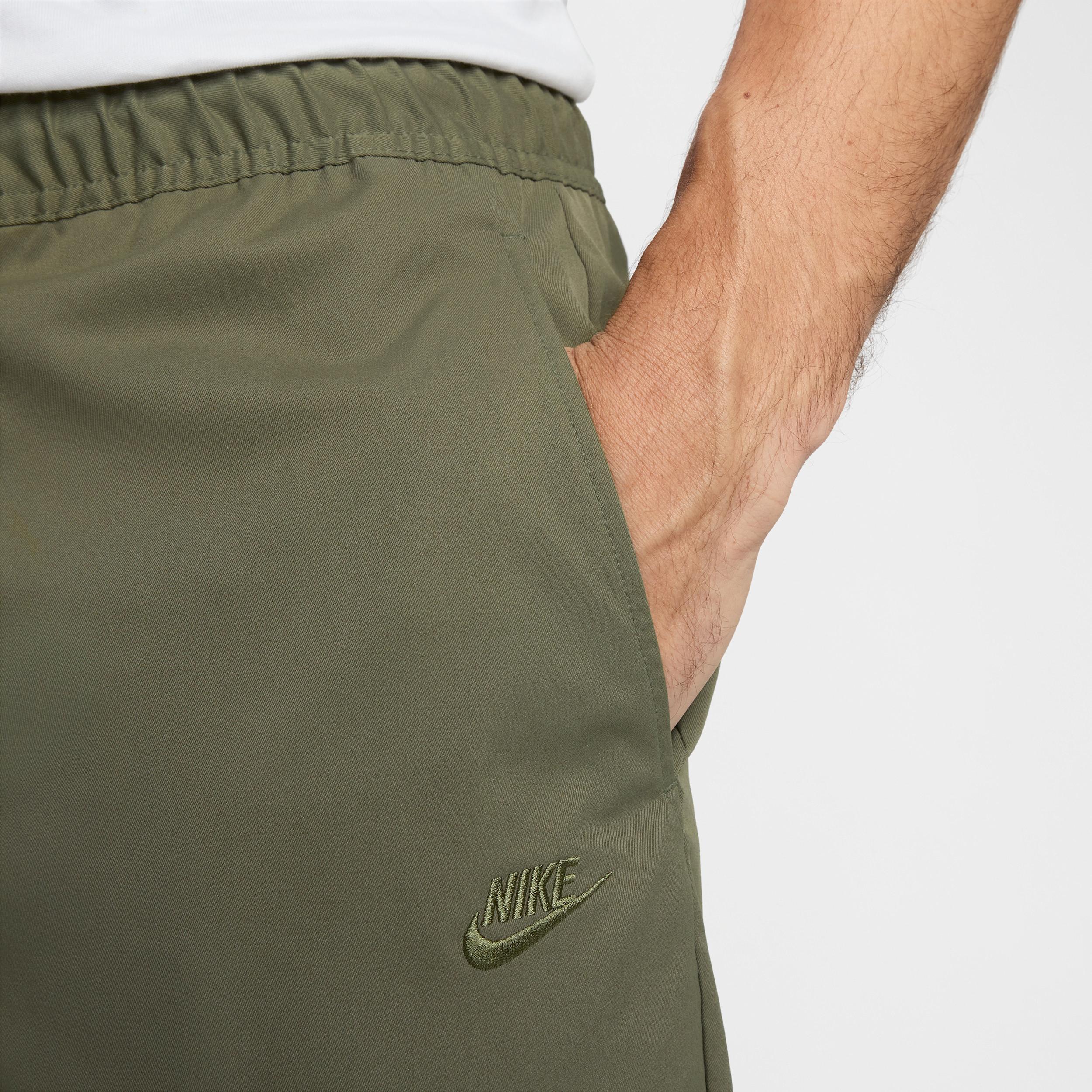 Nike Men's Club Woven Tapered Pants Product Image