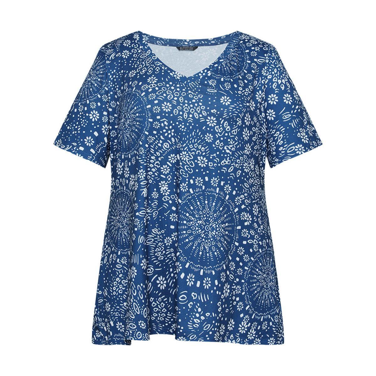 Plus Size Bandana Print V Neck Moderately Stretchy T-shirt Blue Women Elegant Bohemian Print V-neck Dailywear T-shirts BloomChic 18-20/2X Product Image