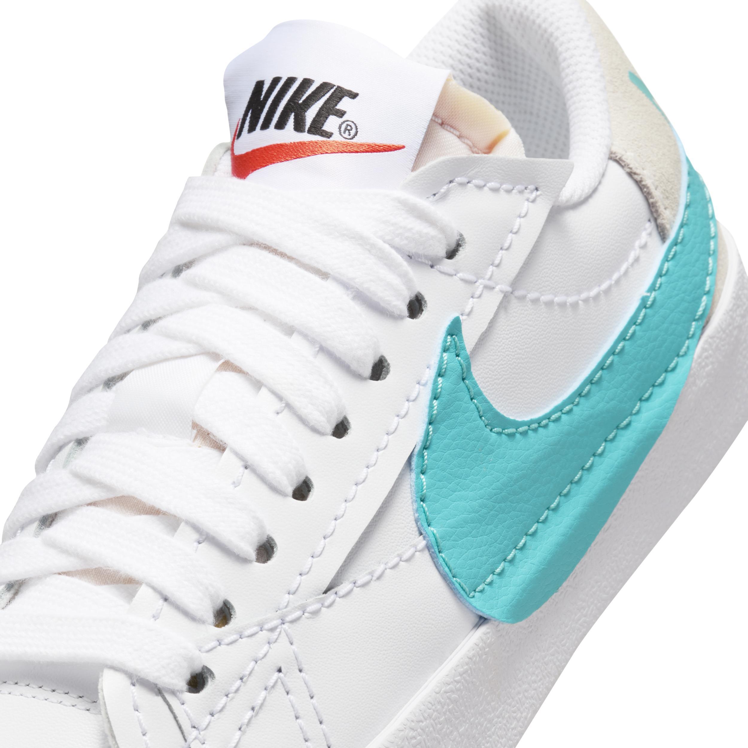 Nike Women's Blazer Low '77 Jumbo Shoes Product Image