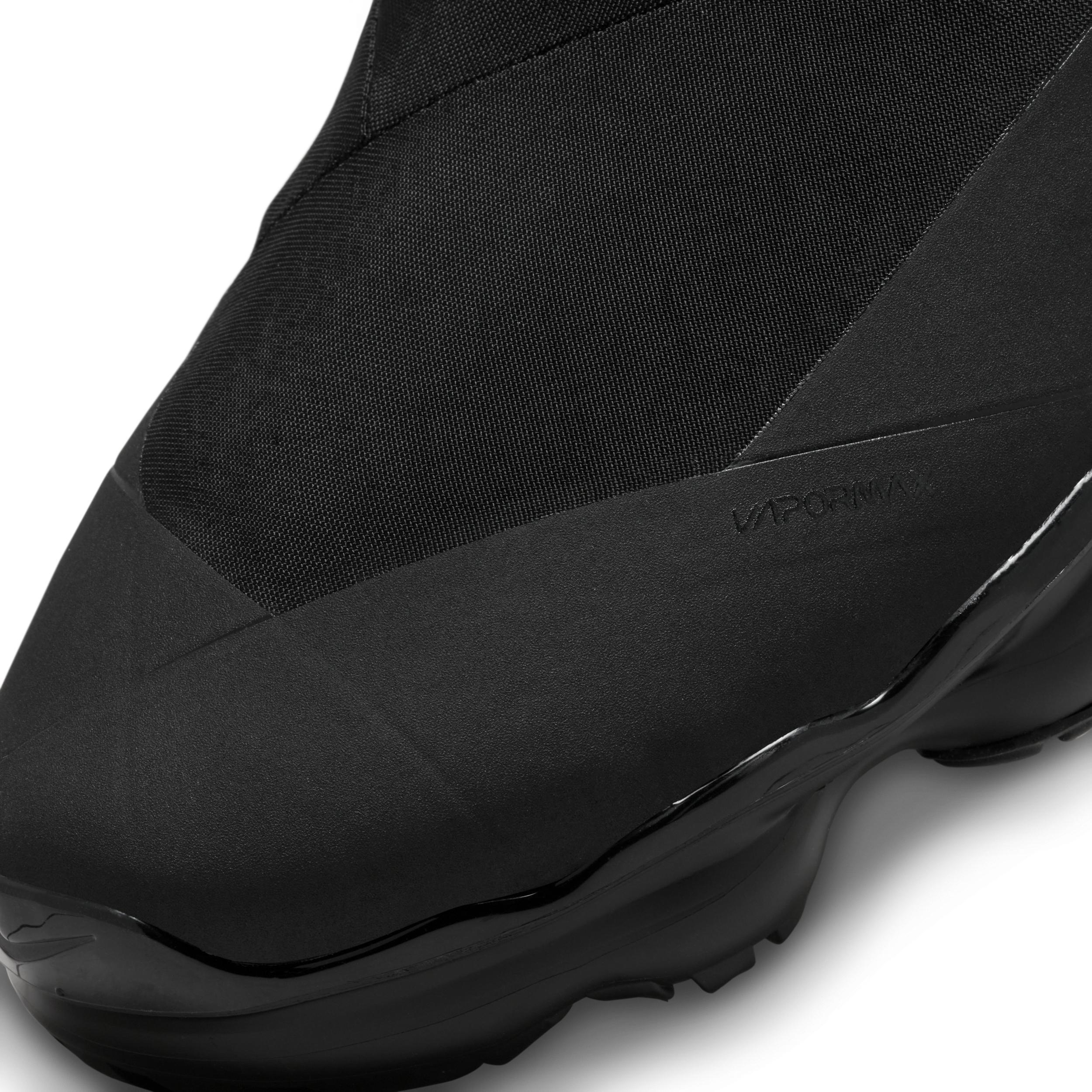 Nike Air Vapormax Moc Roam Sneaker in Black. - size 7.5 (also in 10, 10.5, 11, 11.5, 12, 7, 8, 8.5, 9, 9.5) Product Image