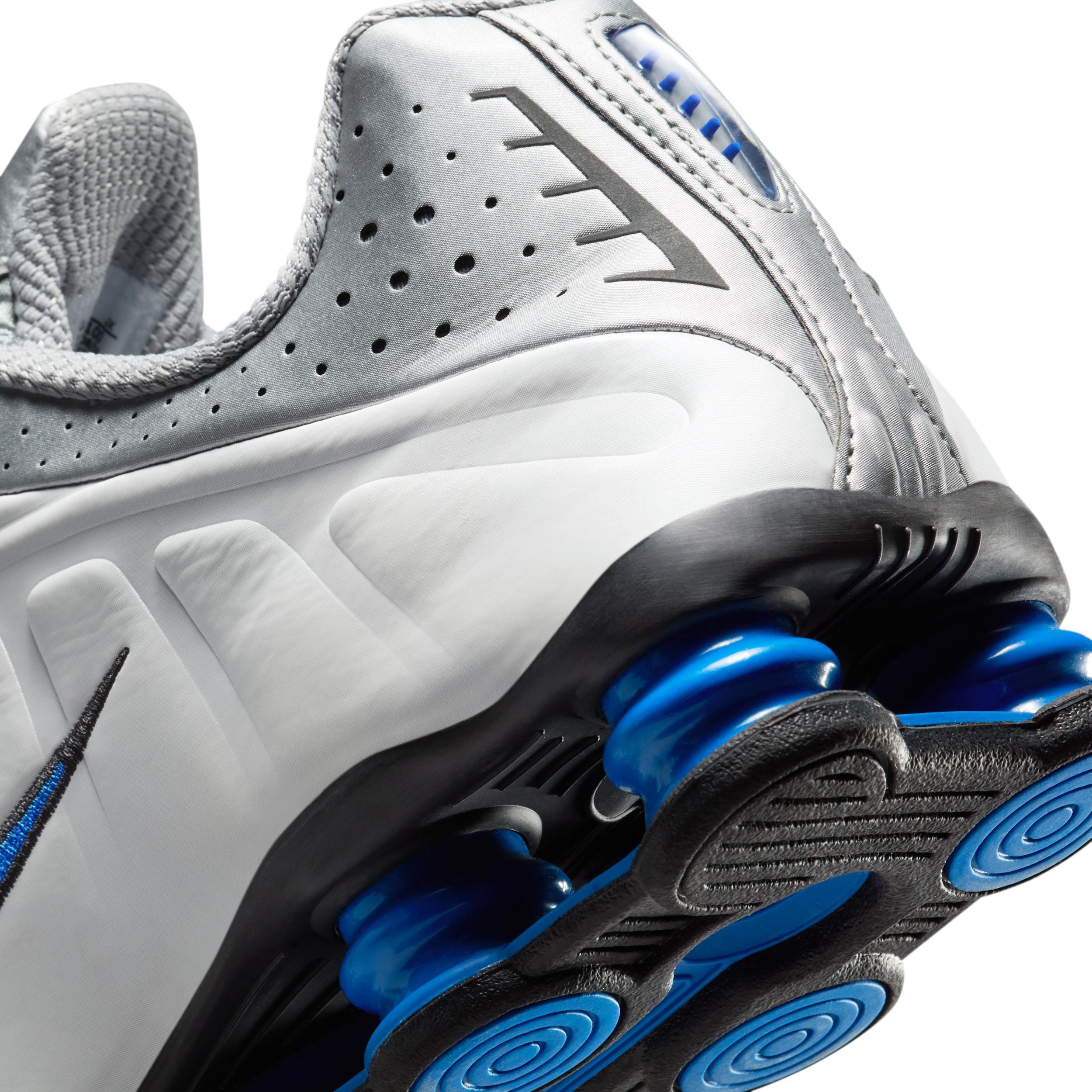Nike Men's Shox R4 Shoes Product Image