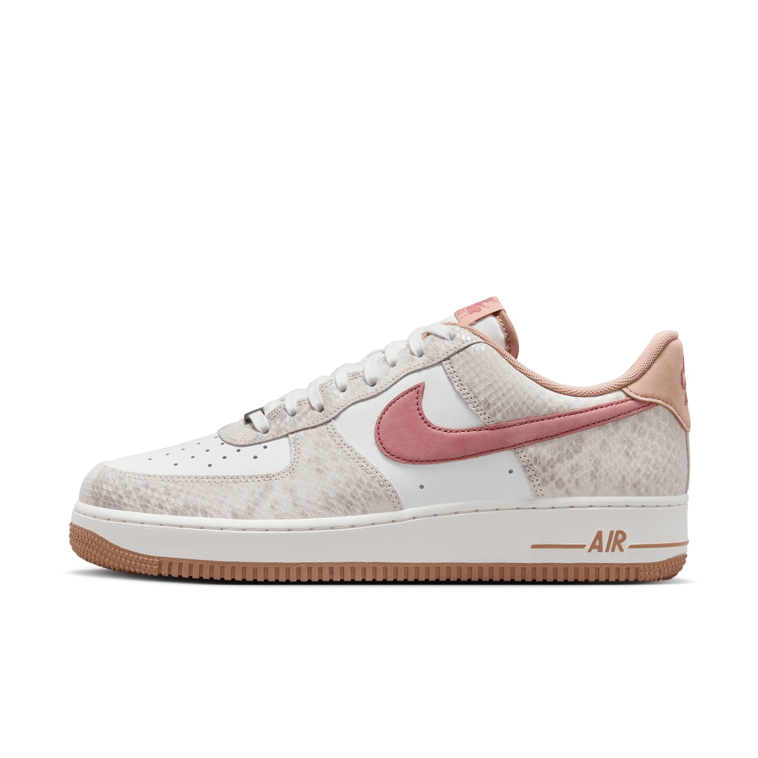 Nike Men's Air Force 1 '07 LV8 Shoes Product Image