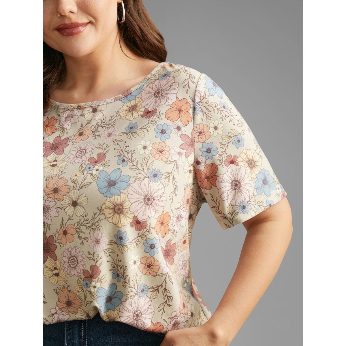Plus Size Crew Neck Floral Print Stretchy T-Shirt Multicolor Women Casual Contrast Natural Flowers Round Neck Everyday T-shirts BloomChic 28/5X Product Image
