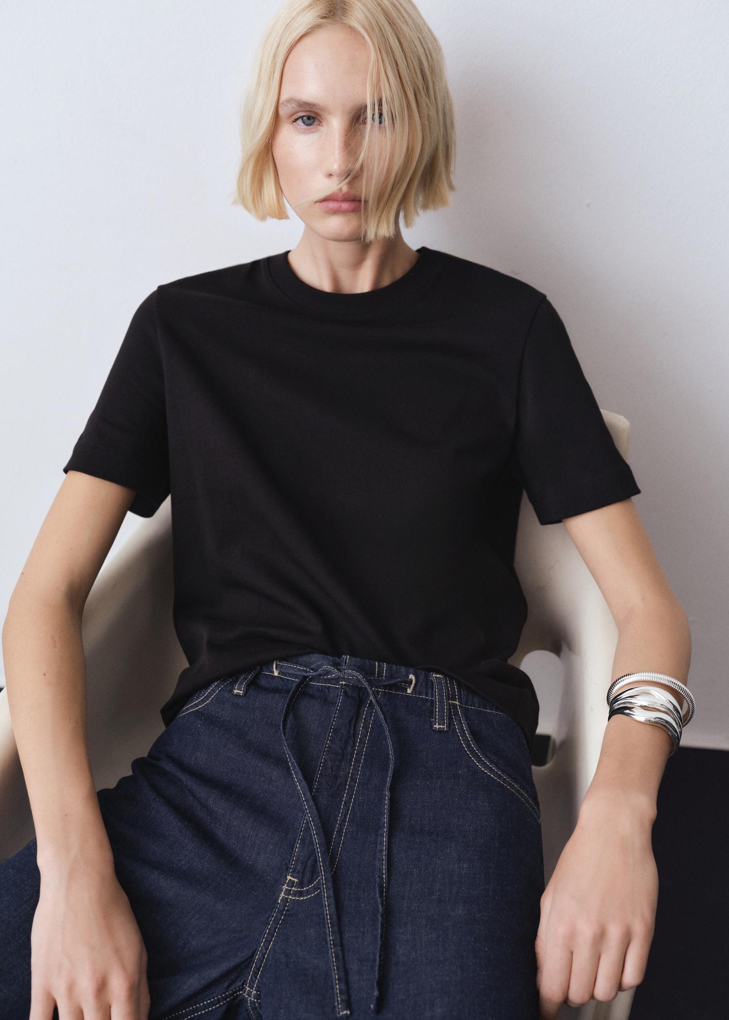 Short-sleeved cotton t-shirt - Women | MANGO USA Product Image