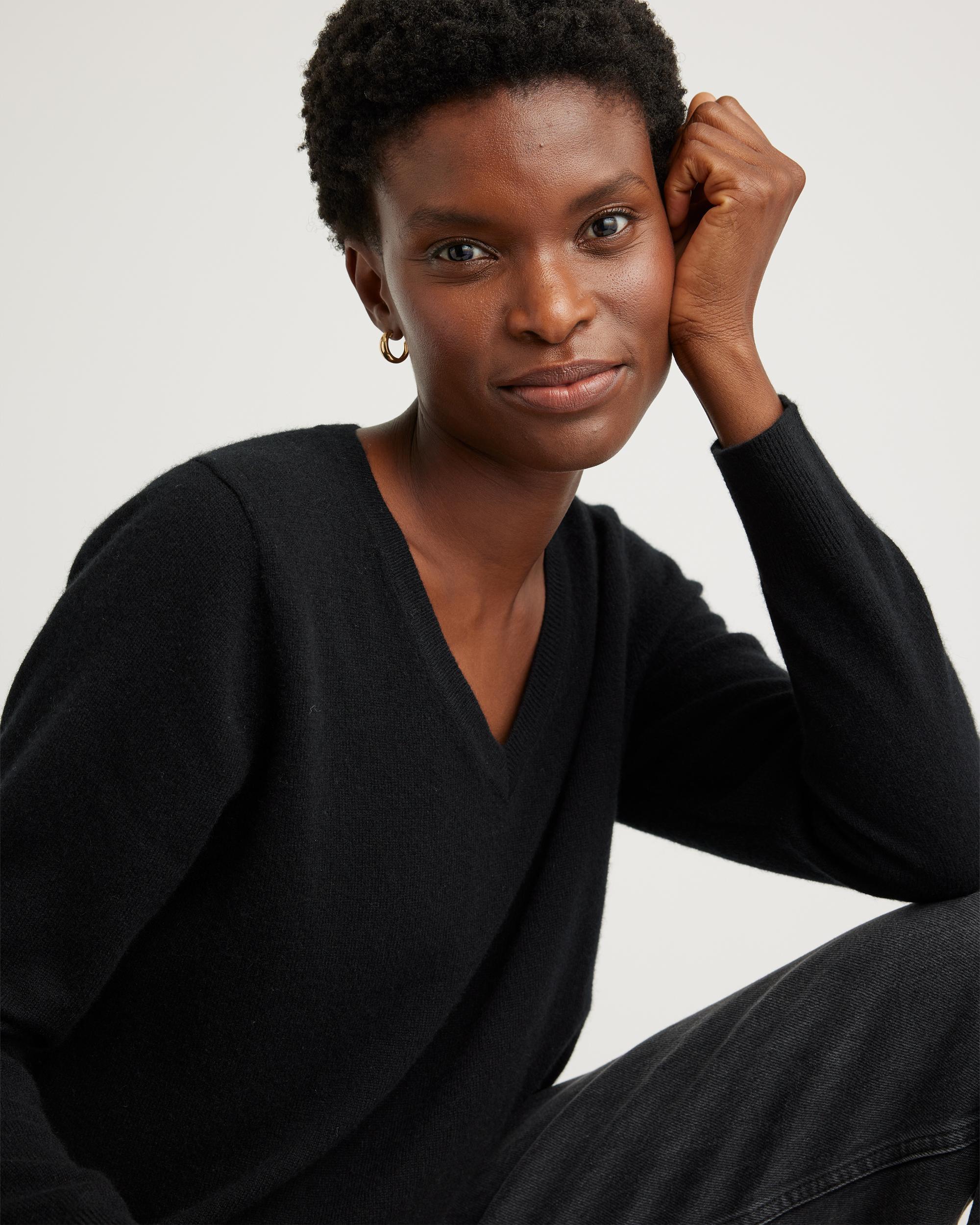 Quince | Women's Mongolian Cashmere V-Neck Sweater Size XL Product Image
